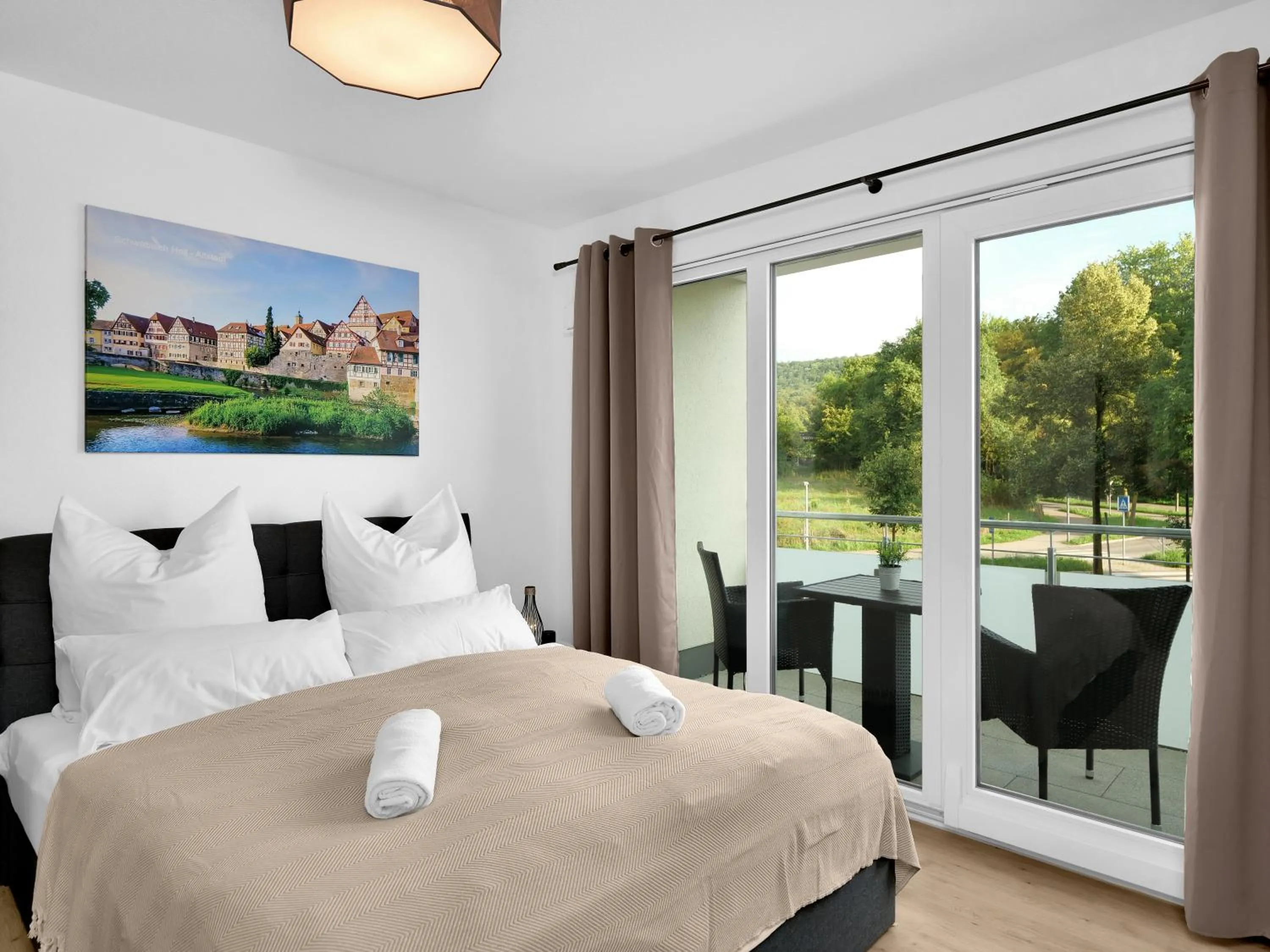 Bed in INhome Studio Apartment - Küche - Parken - TV