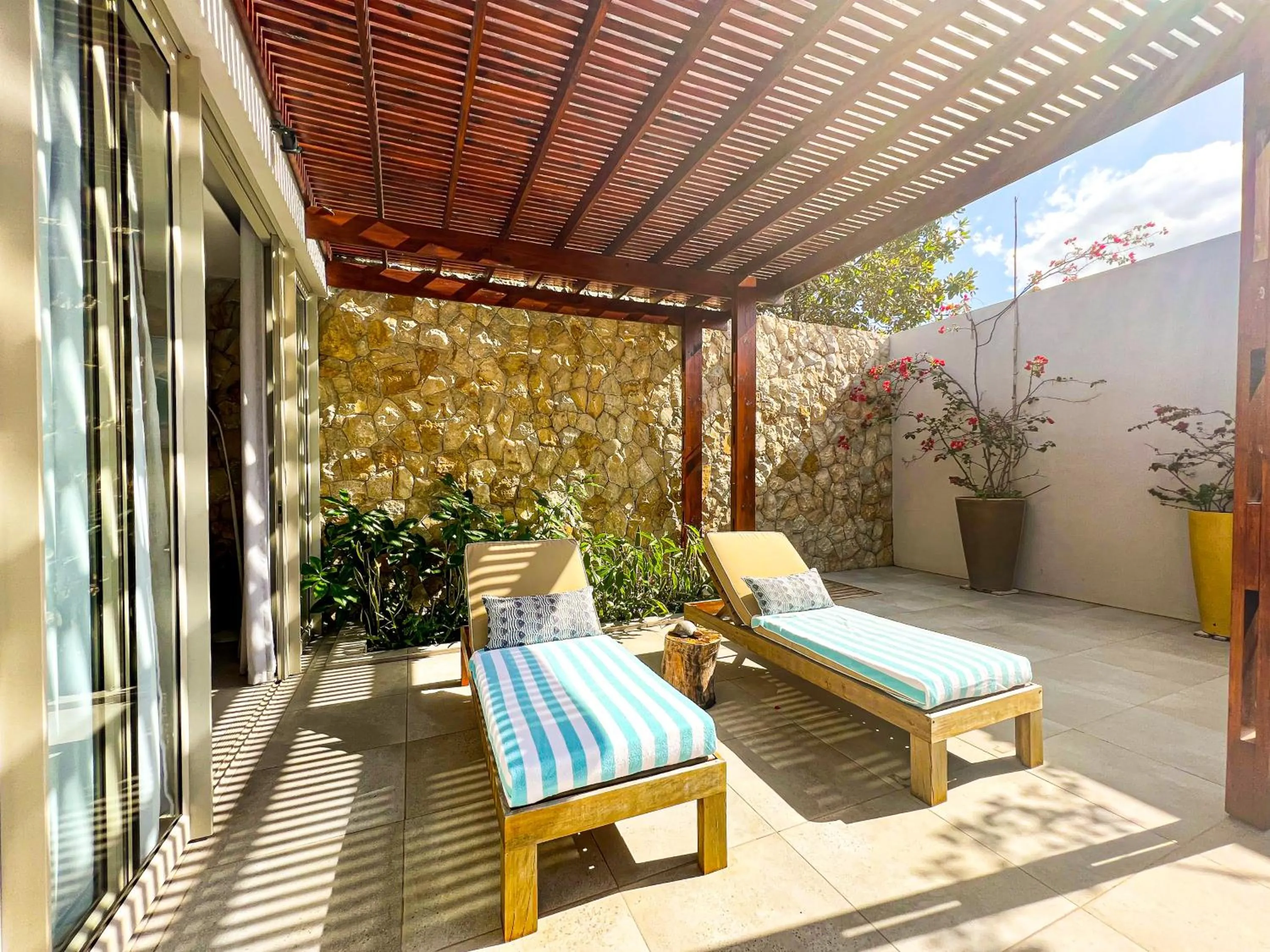Balcony/Terrace in Bahia Mar Boutique Hotel