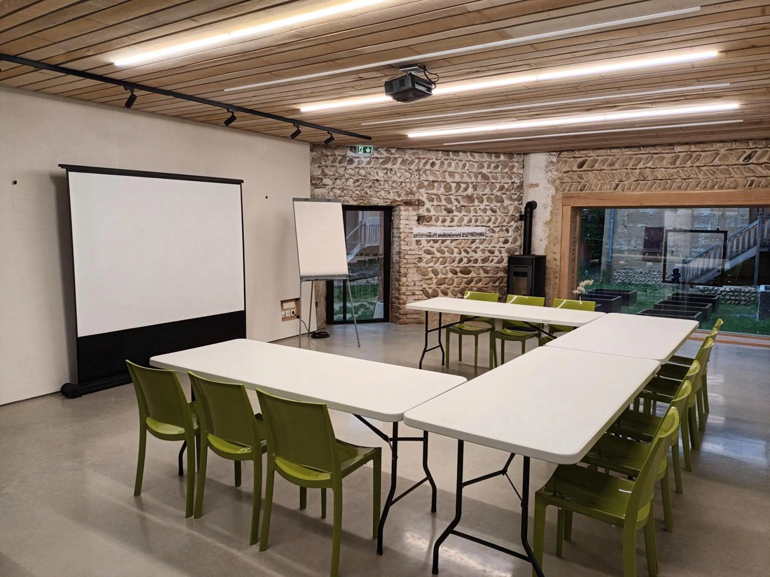 Meeting/conference room in La ferme de Berlioz
