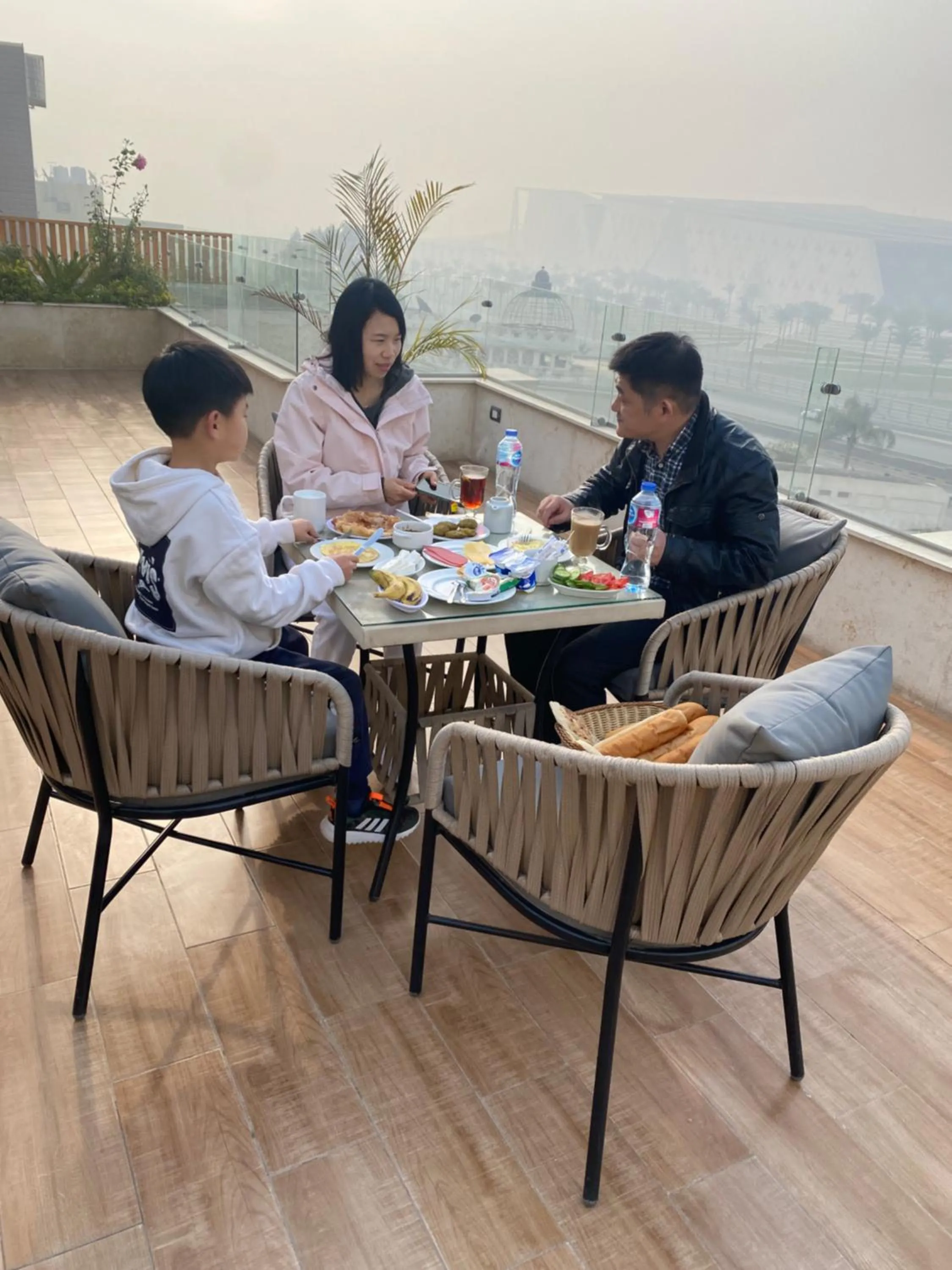 Restaurant/places to eat in GEM view BOUTIQUE