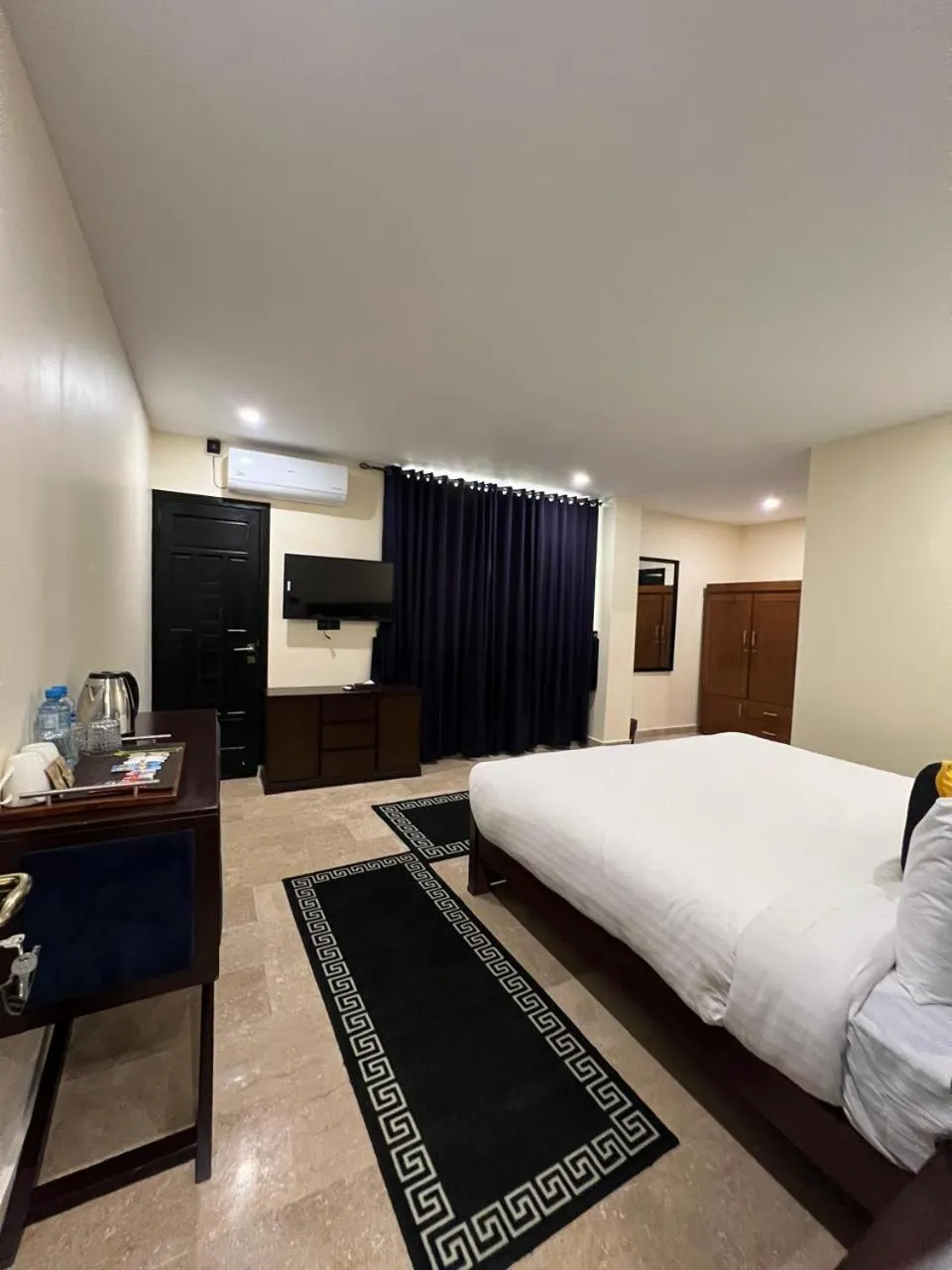 TV and multimedia, Bed in BULAND HEIGHTS