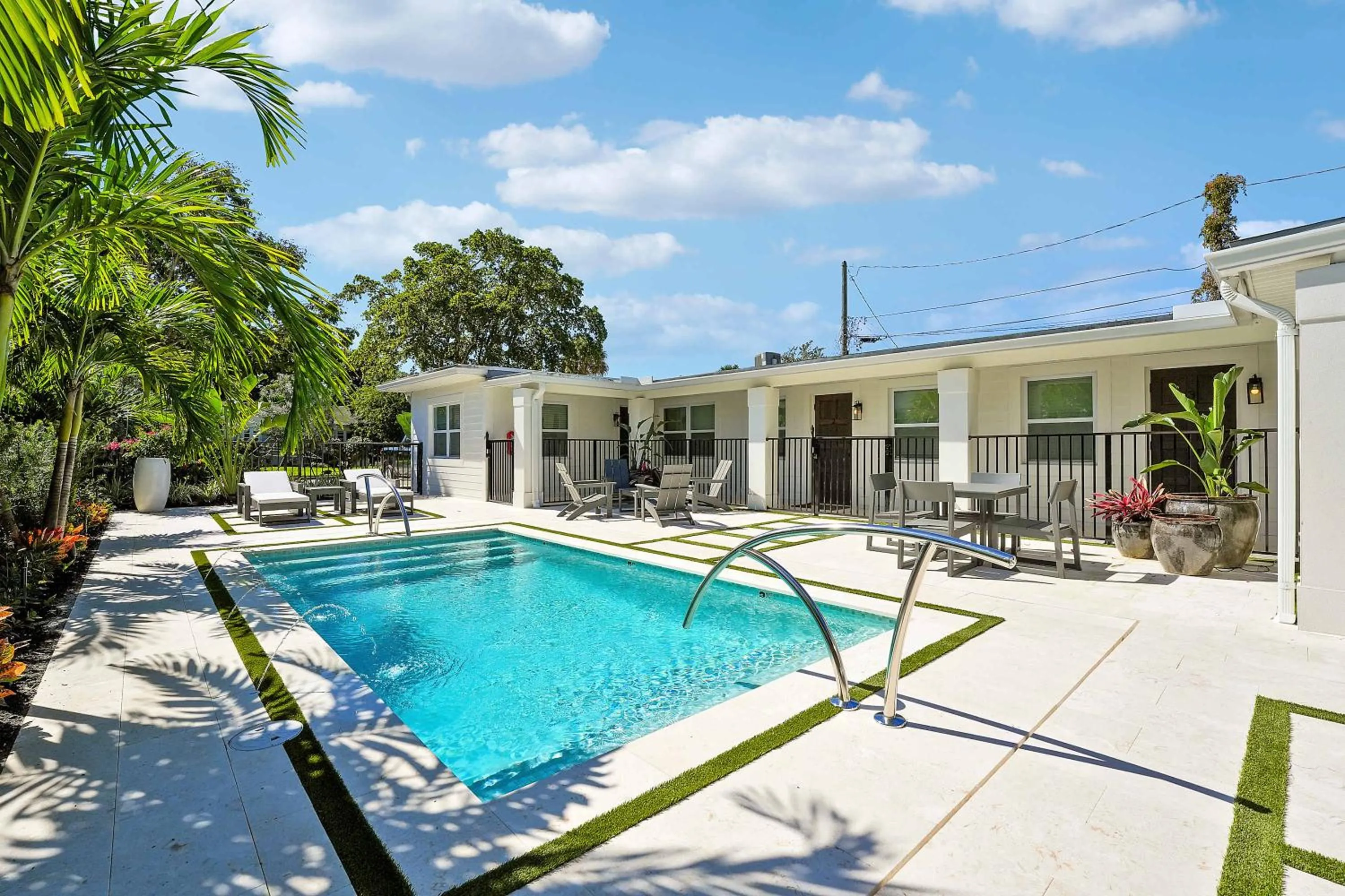 Remodeled Downtown Apartment #1