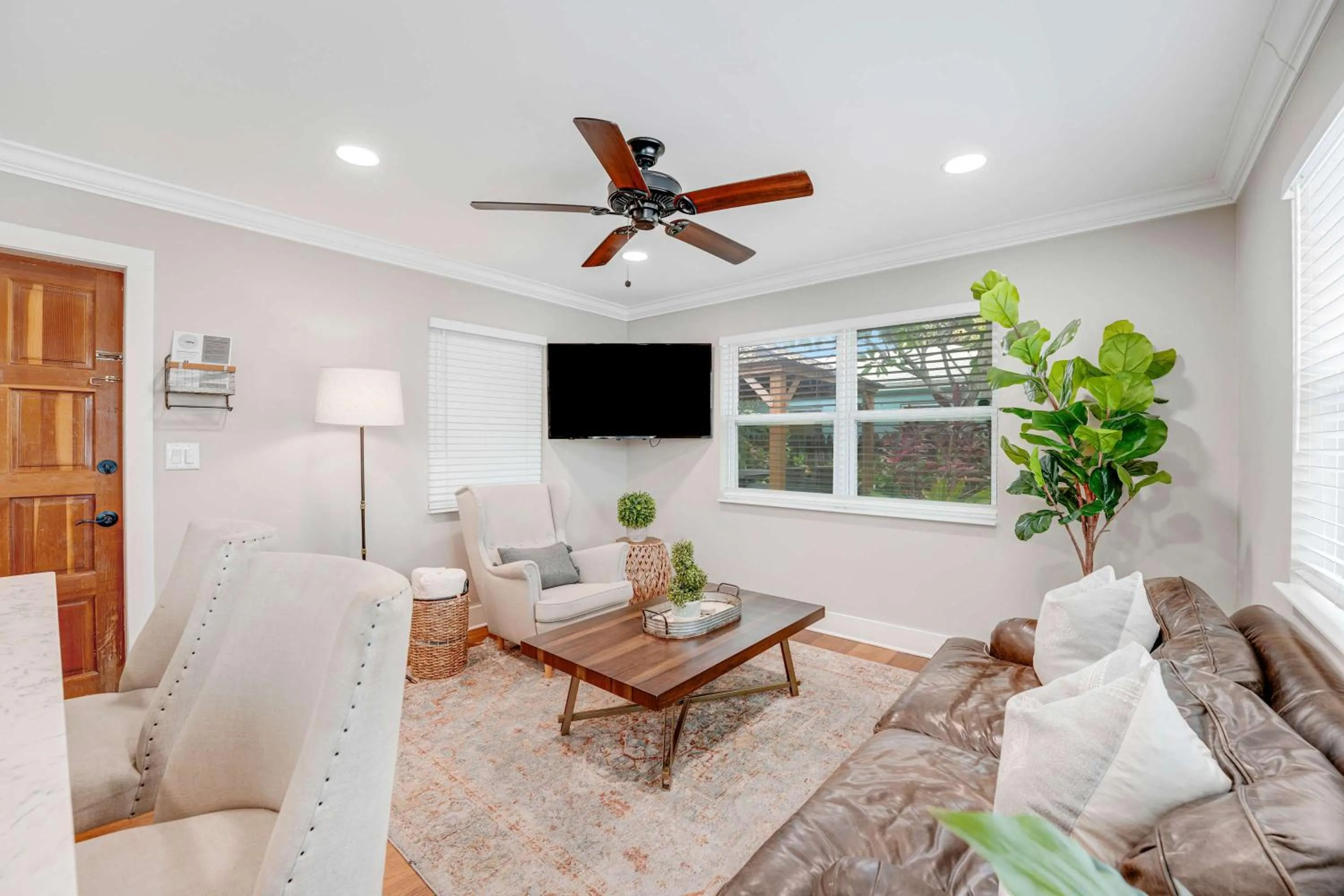 Remodeled Downtown Apartment #1