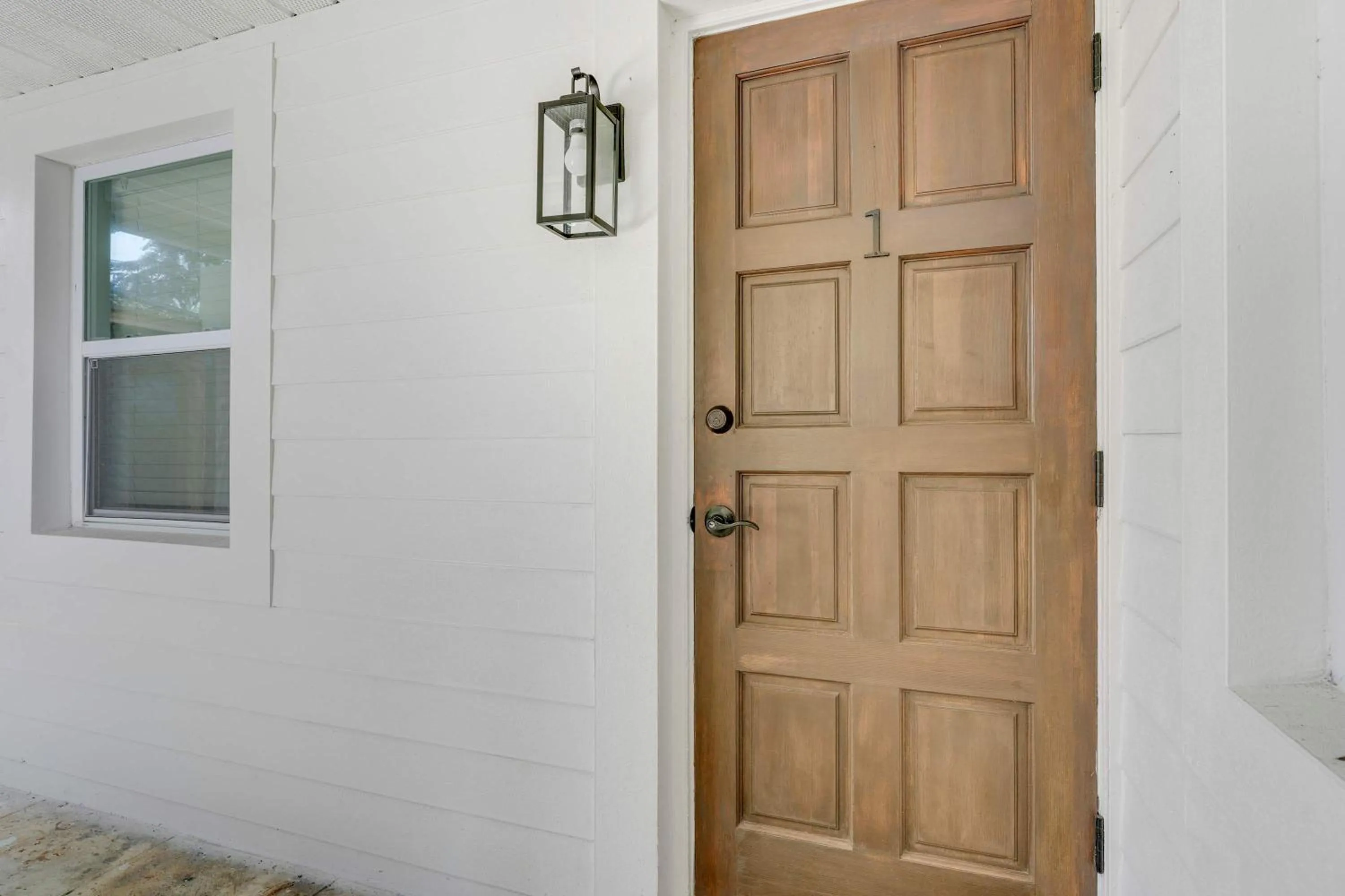 Remodeled Downtown Apartment #1