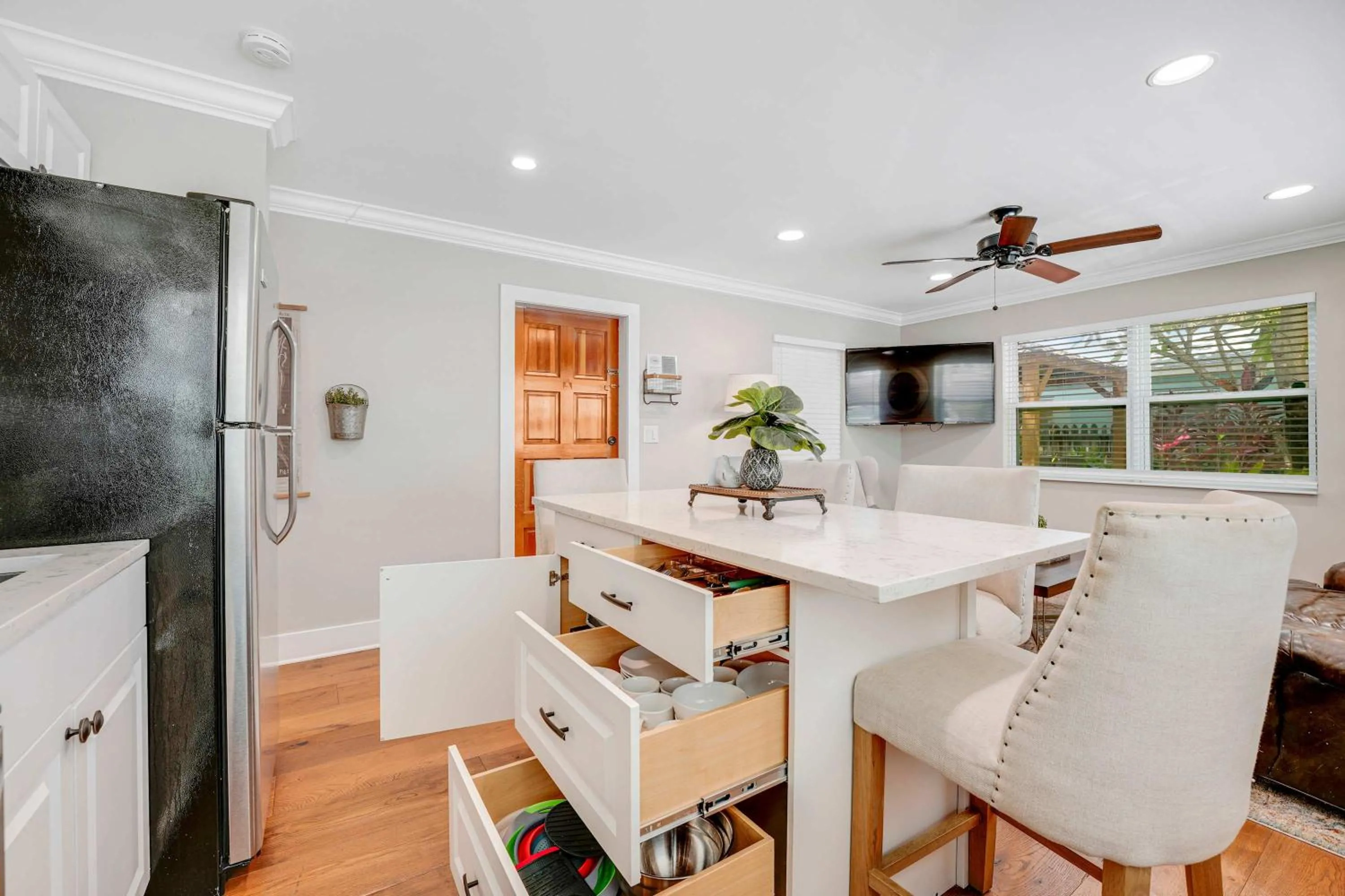 Remodeled Downtown Apartment #1