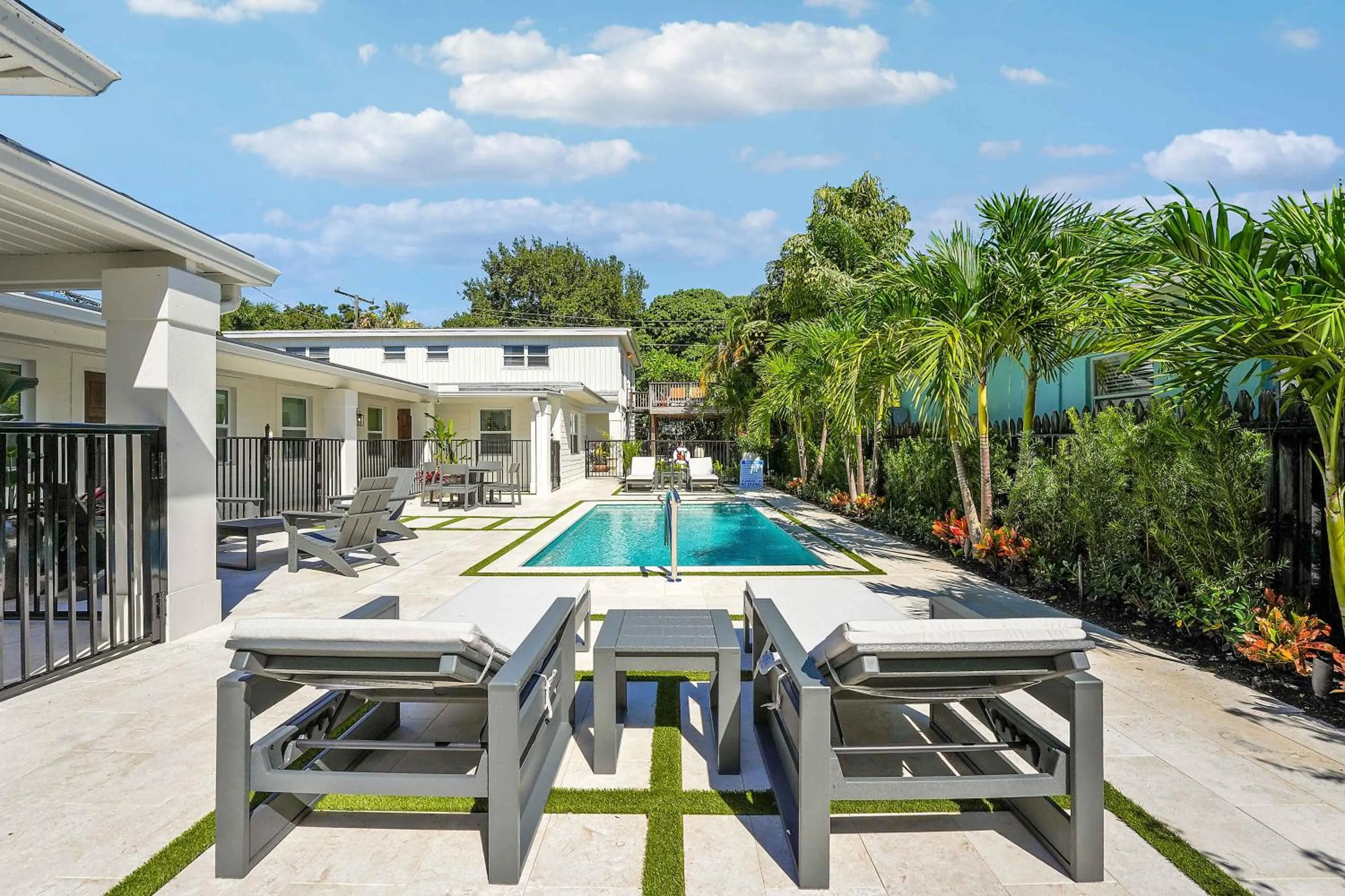 Remodeled Downtown Apartment #1