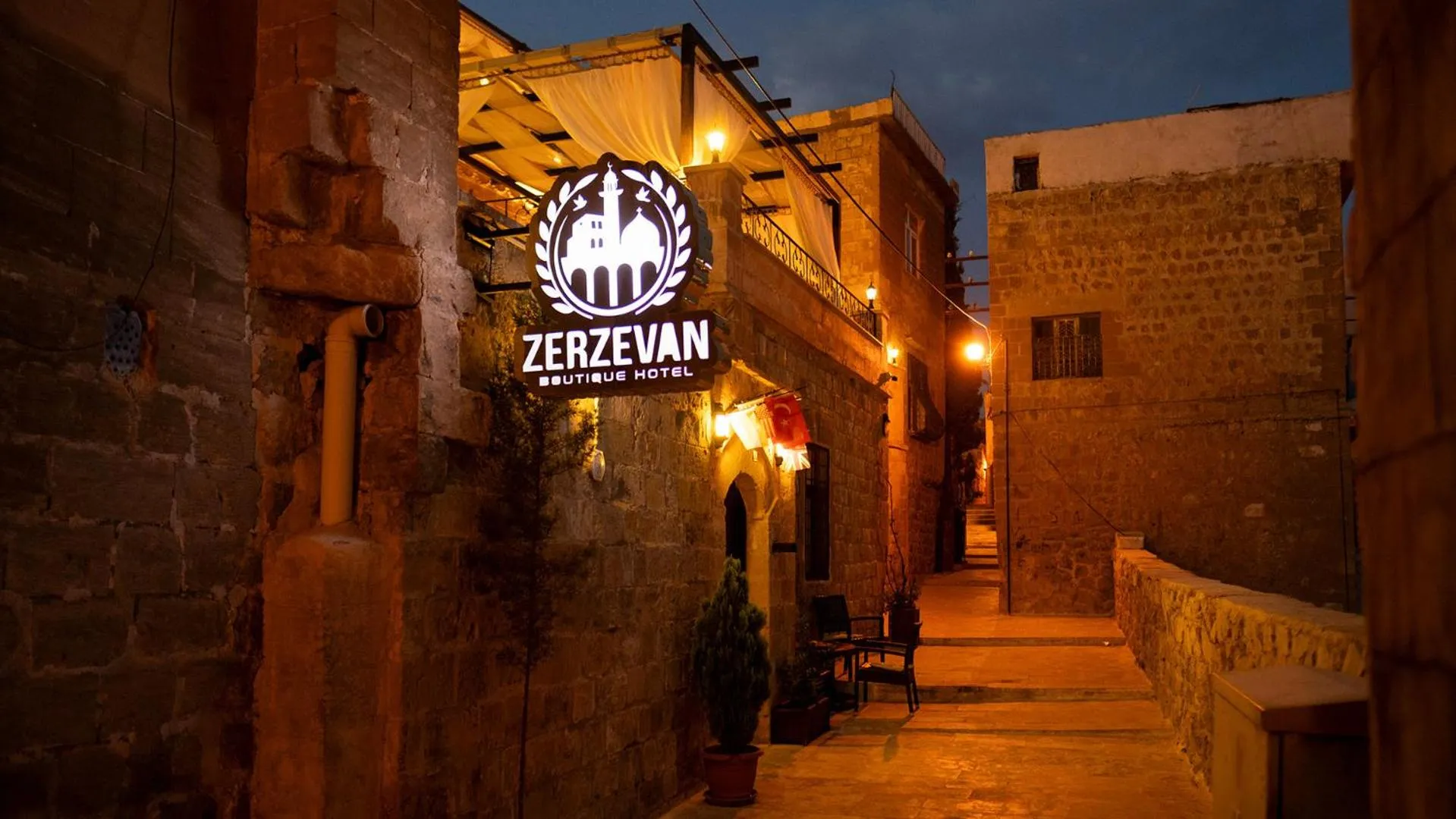 Street view in zerzevan hotel