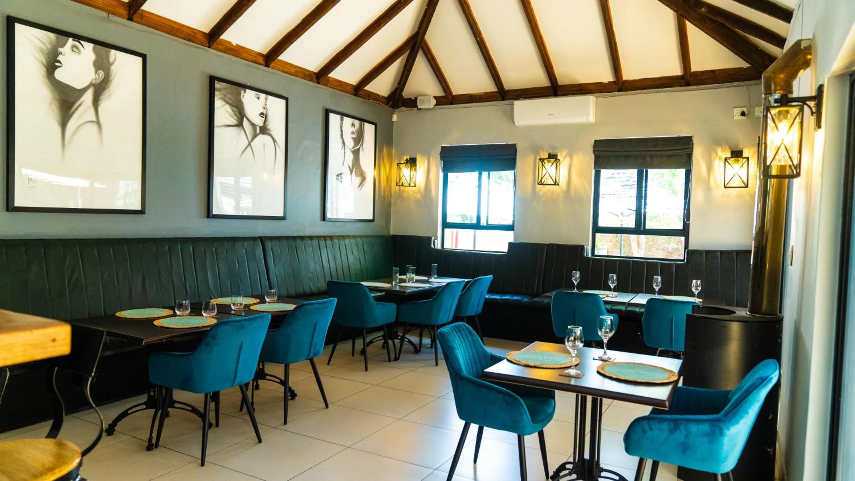 Lounge or bar in Windhoek Gardens Boutique Hotel