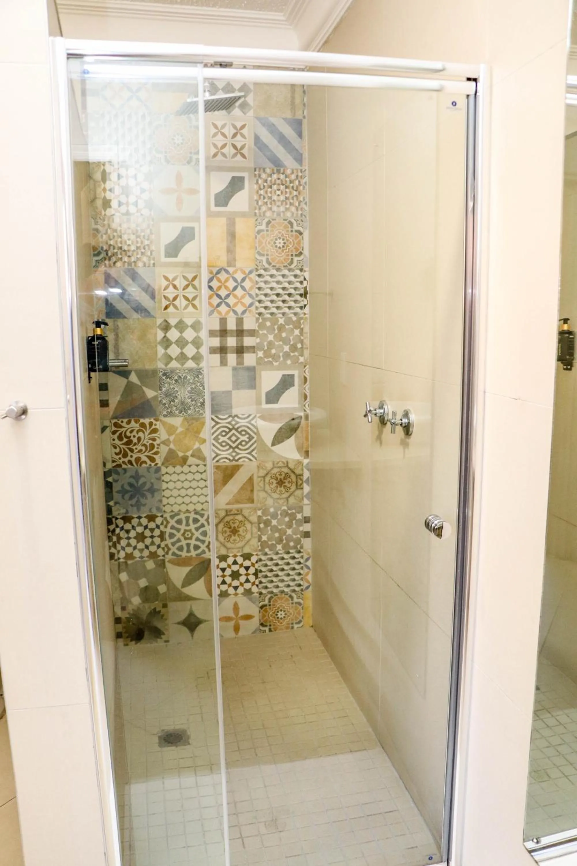 Shower in Windhoek Gardens Boutique Hotel