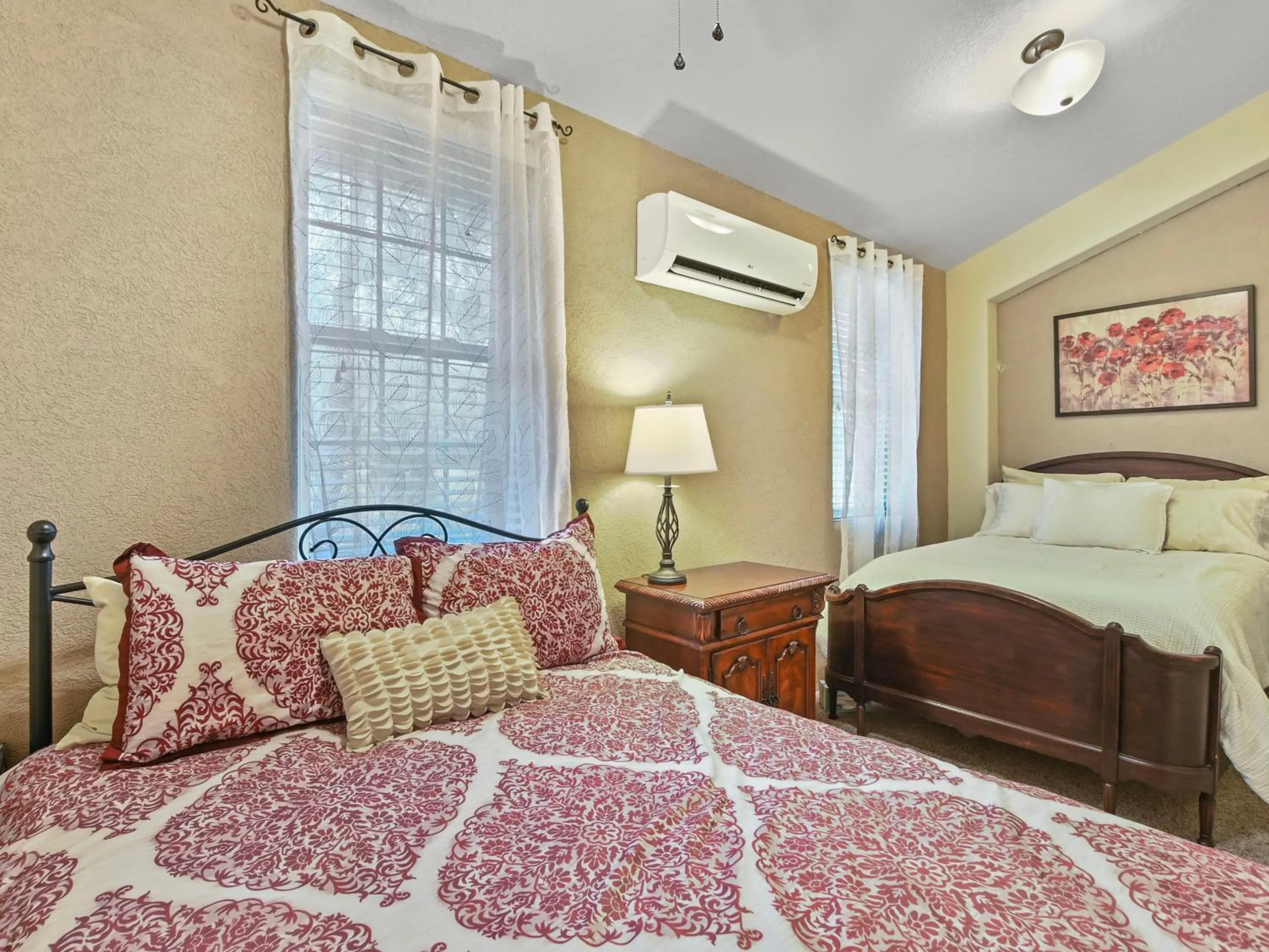 Bed in Canyon Lake Condos at Stillwater Ranch