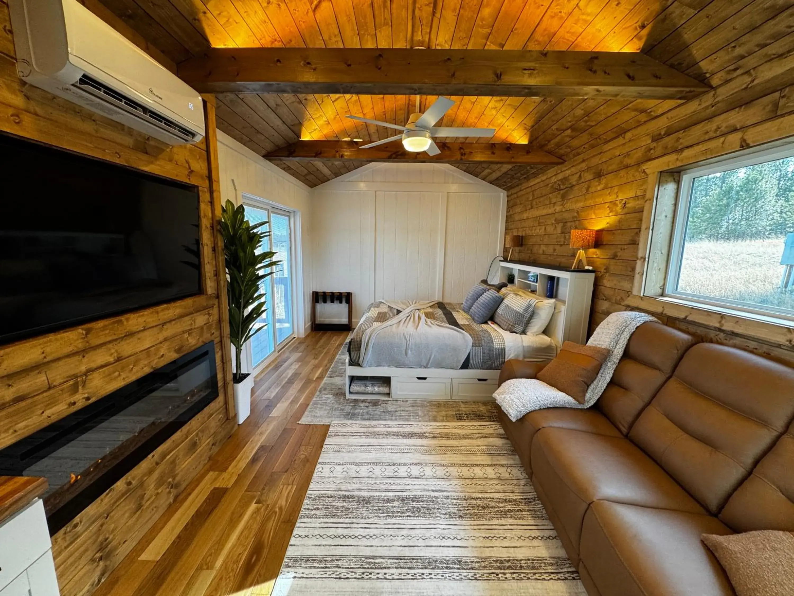 Studio with Balcony in Eagle’s Landing Lodge Studio with Balcony in Eagle’s Landing Lodge