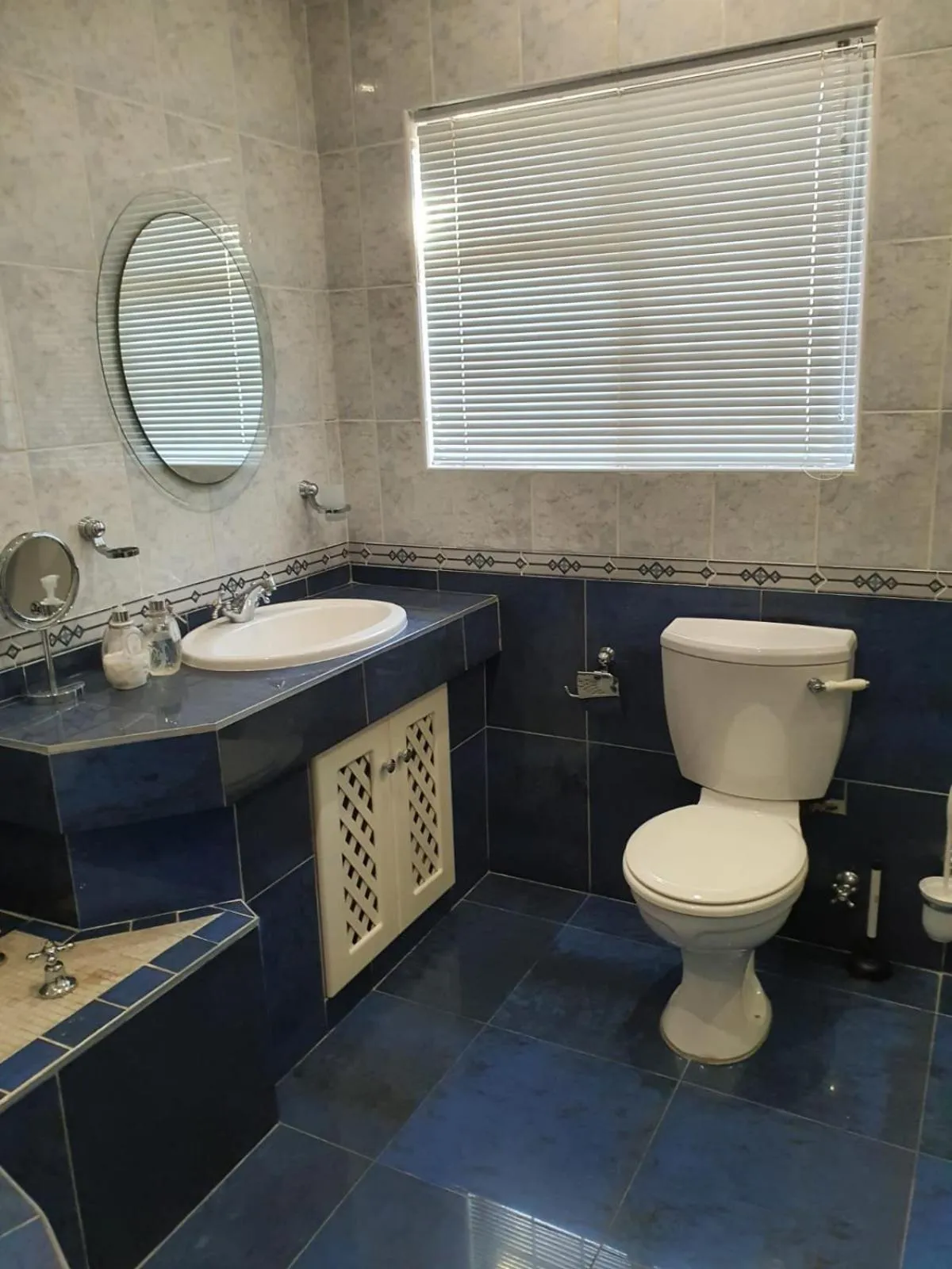 Bathroom in Ringwood Villa