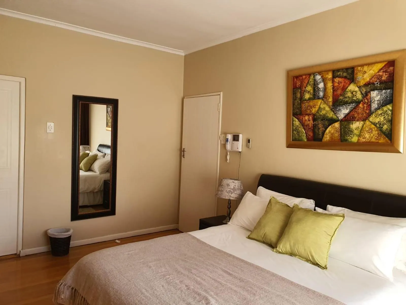 Bedroom, Bed in Ringwood Villa