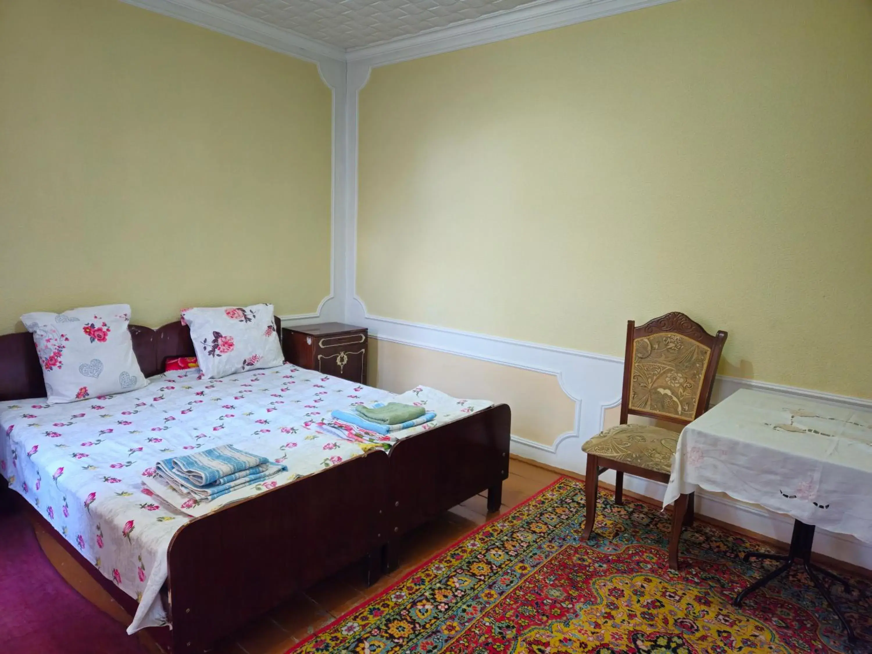 Twin Room with Shower - single occupancy in B&B Bahodir Twin Room with Shower - single occupancy in B&B Bahodir