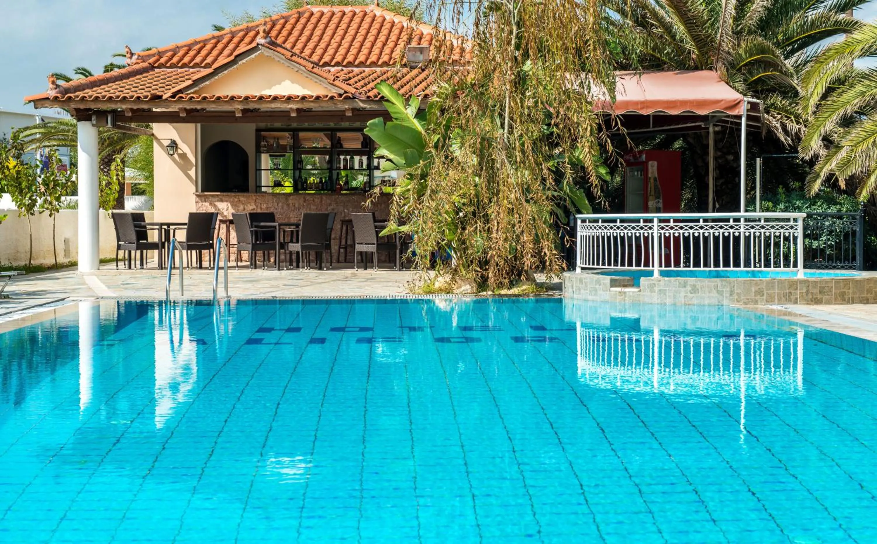 Swimming pool in California Beach Hotel - Adults Only