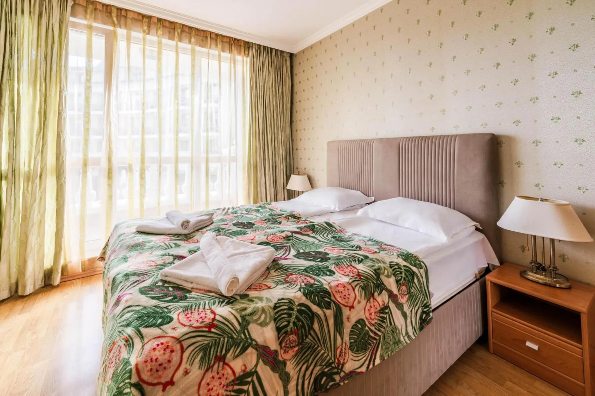 Bed in ApartComplex Splendid