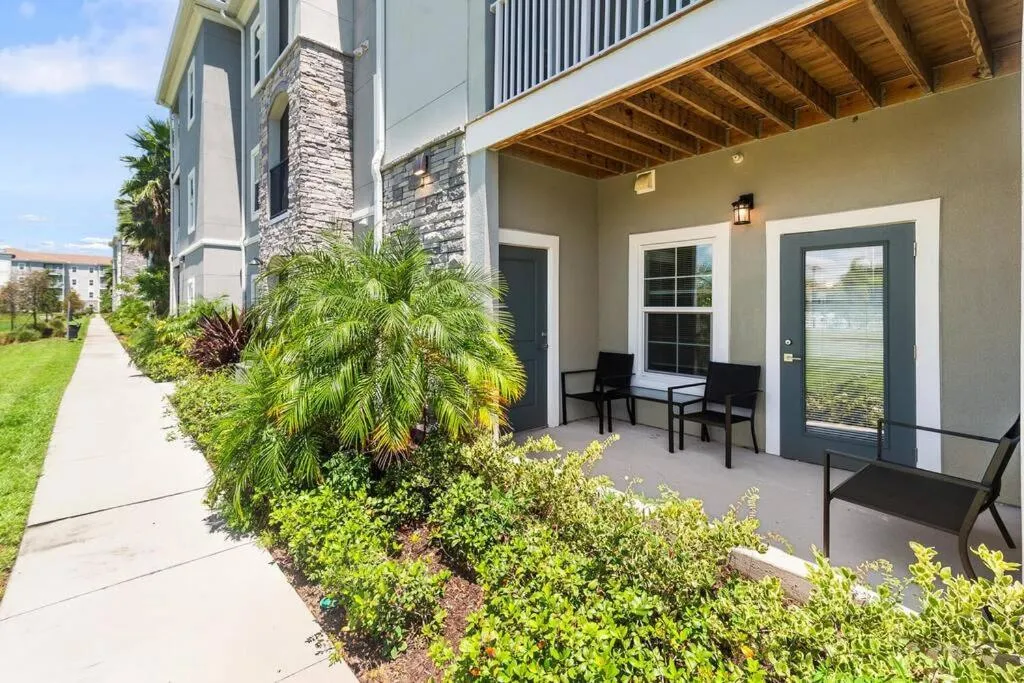 Luxe 1BR/1BA: Dive, Rest, Explore. Book Now!