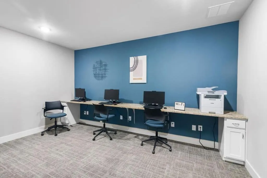 Luxe 1BR/1BA: Dive, Rest, Explore. Book Now!