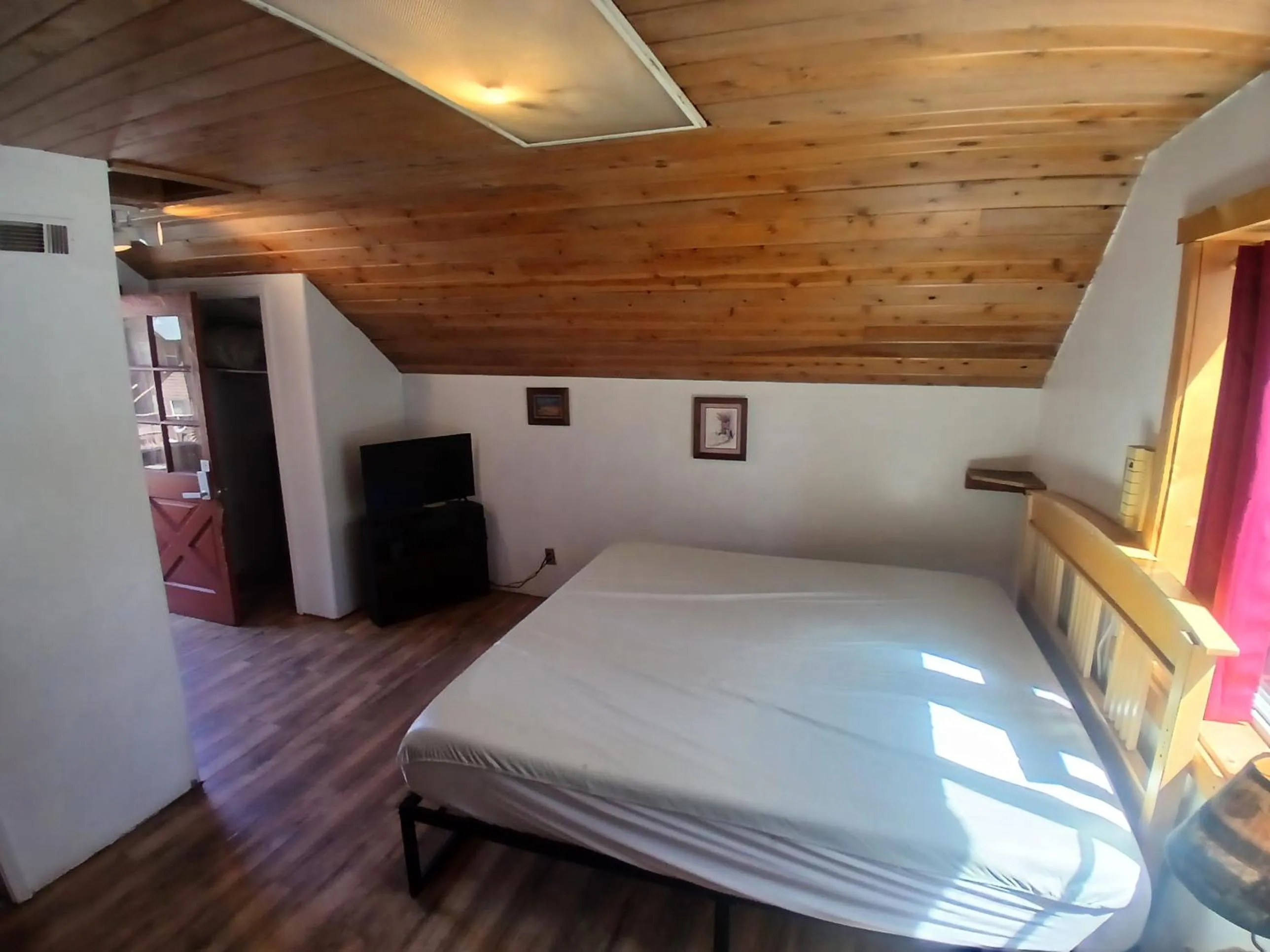 Bed in Boulder Bay Cottages