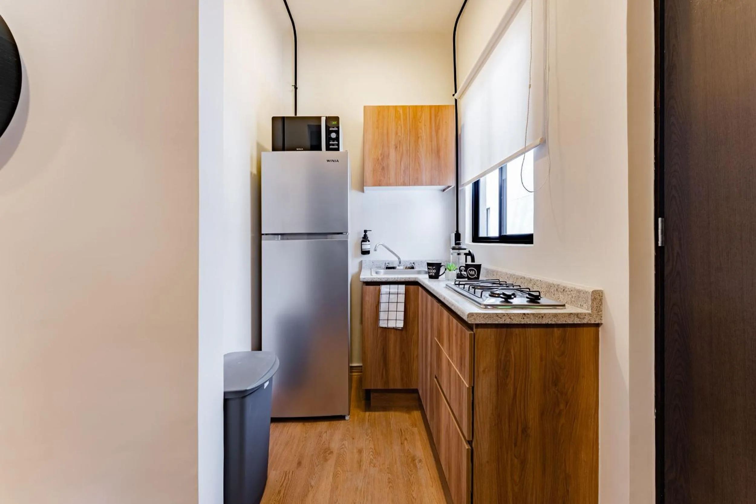 Kitchen or kitchenette in Mariano Escobedo Apartments by VH