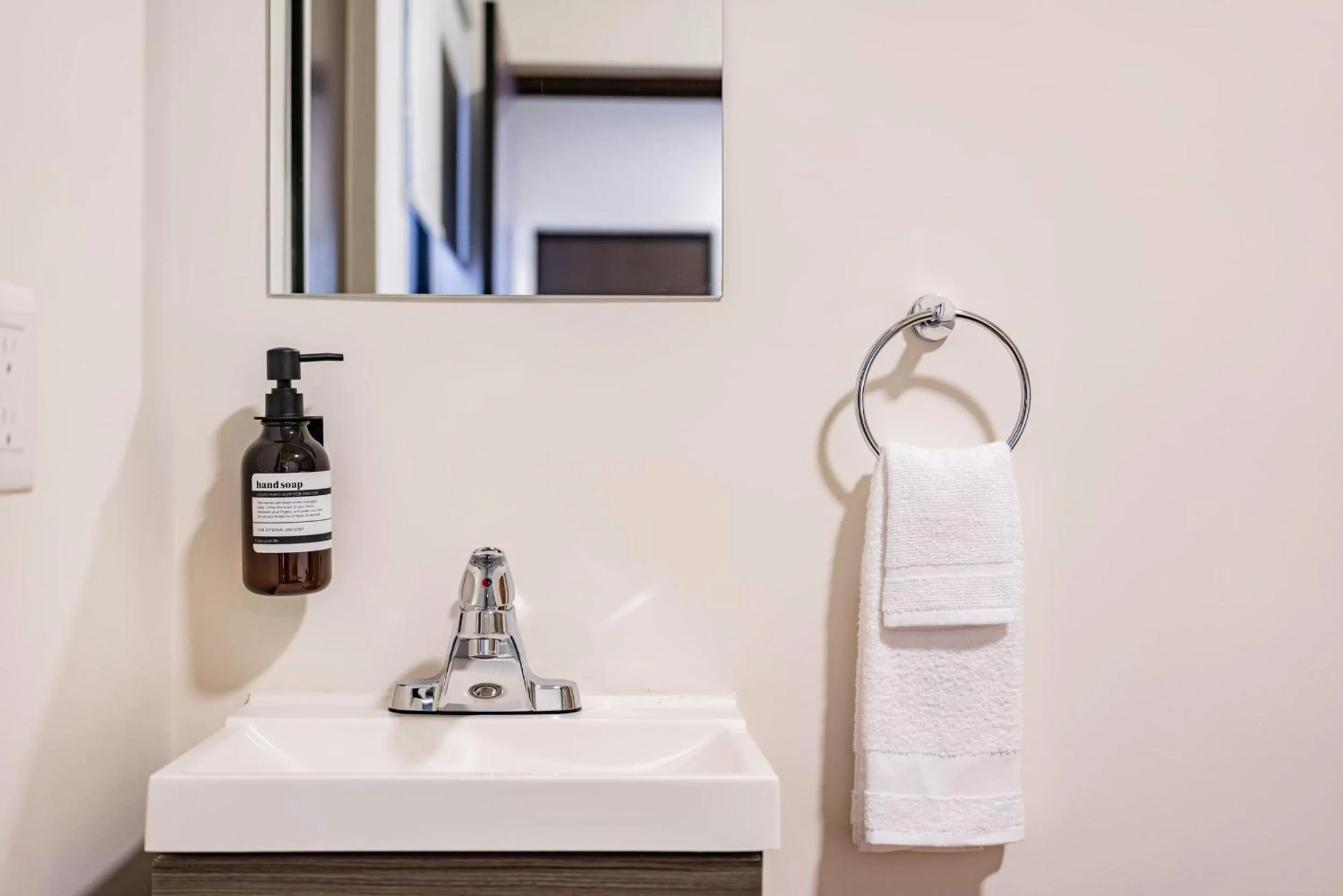 Bathroom in Mariano Escobedo Apartments by VH