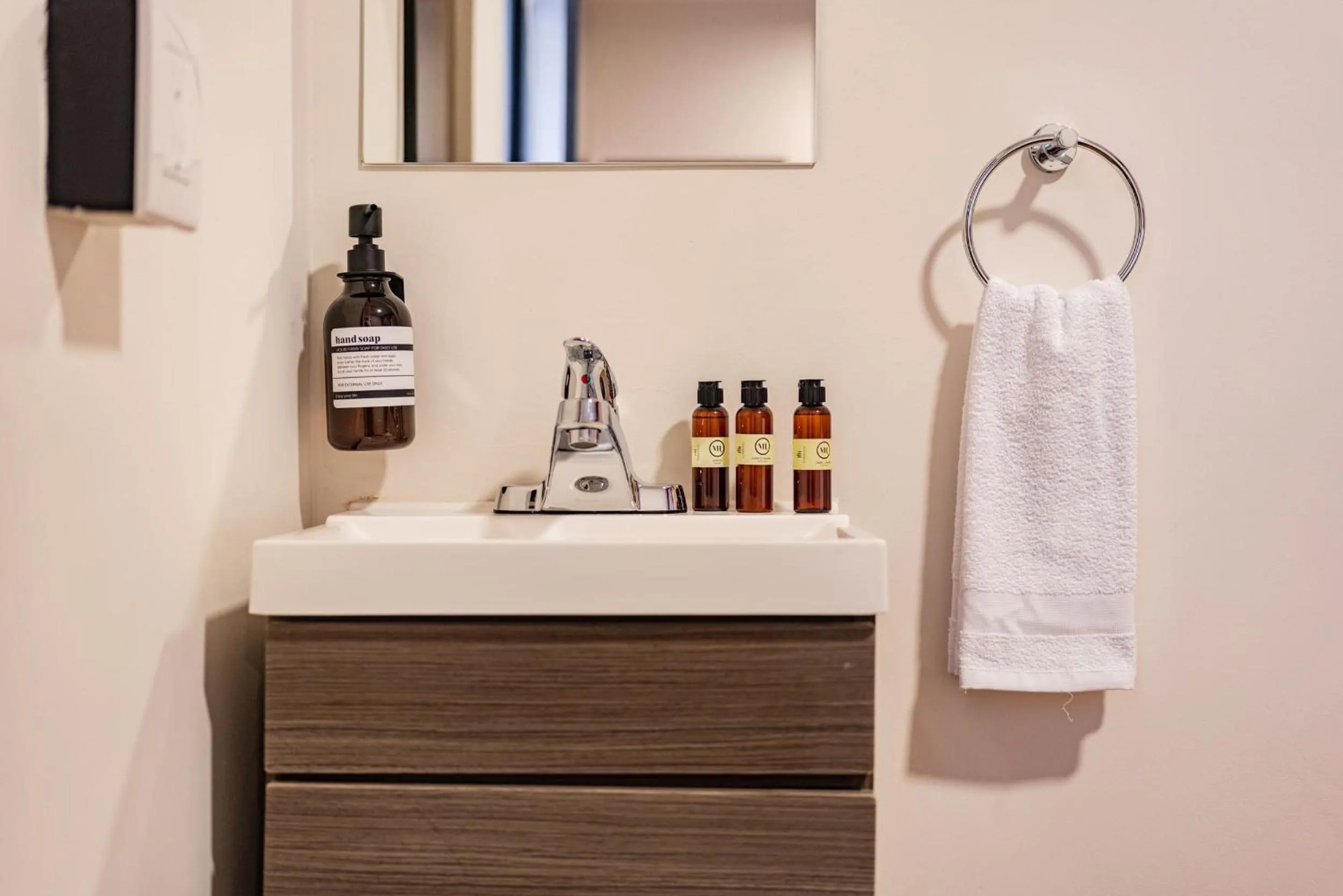 towels in Mariano Escobedo Apartments by VH