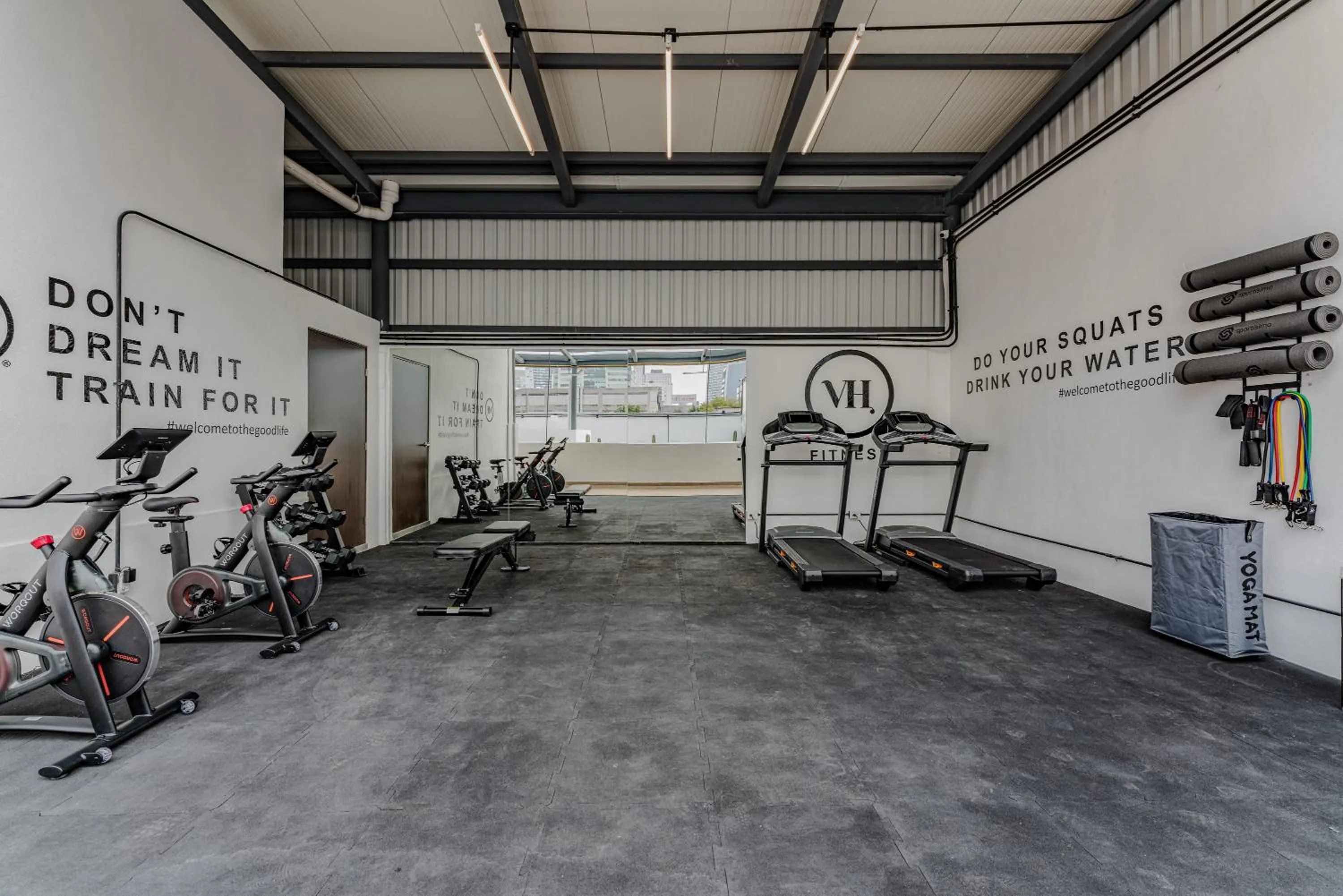 Fitness centre/facilities in Mariano Escobedo Apartments by VH