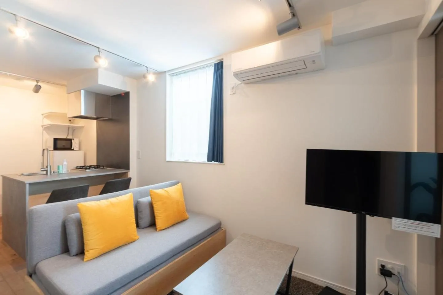 TV and multimedia in Apiche Oji