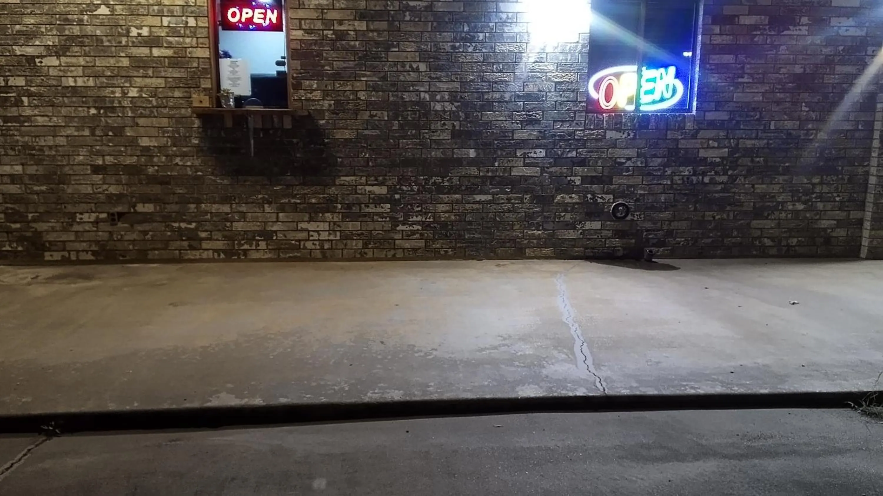 Night in Coachman's Inn & Suites