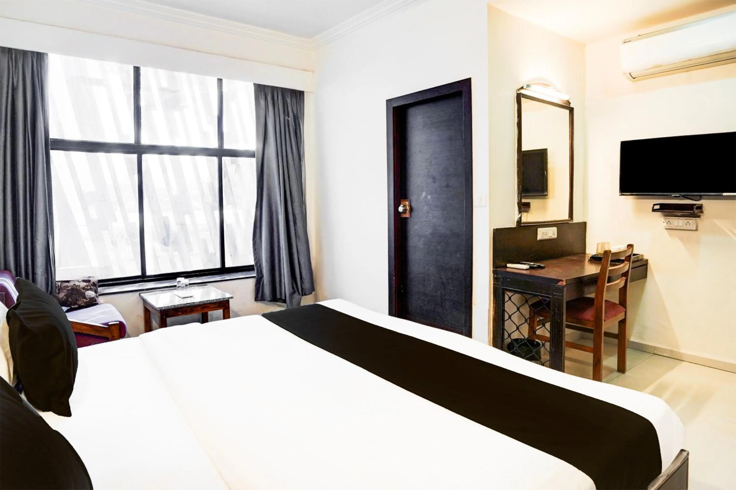 Bedroom, Bed in Super Collection O Maninagar Formerly Park Land