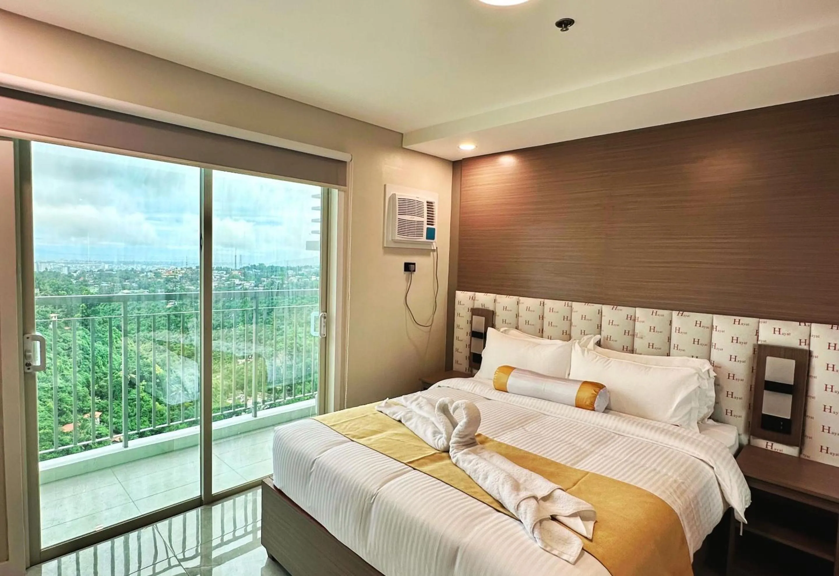 View (from property/room), Bed in Hayat Sky Towers