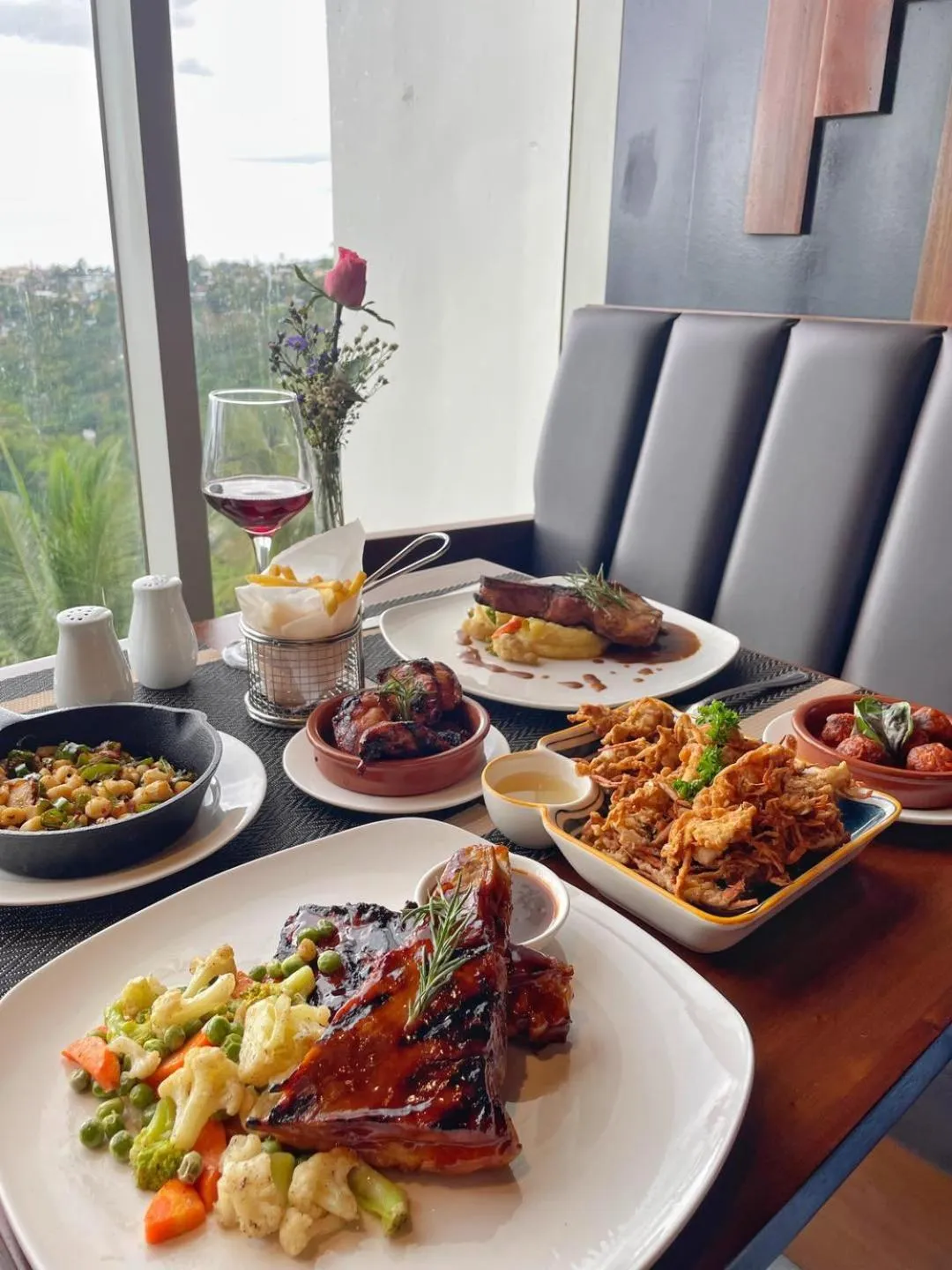 Dinner in Hayat Sky Towers