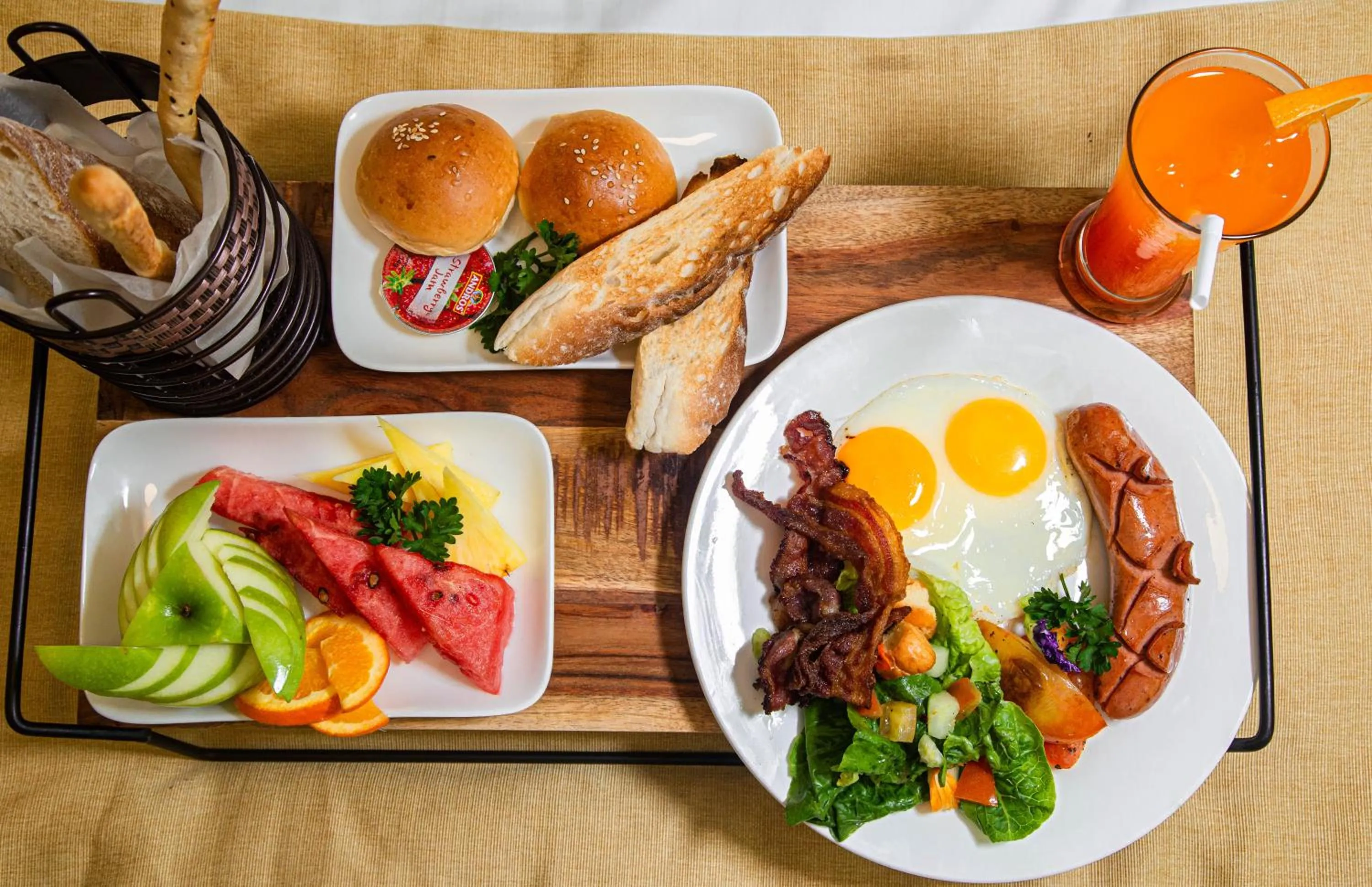 Food and drinks in Hayat Sky Towers