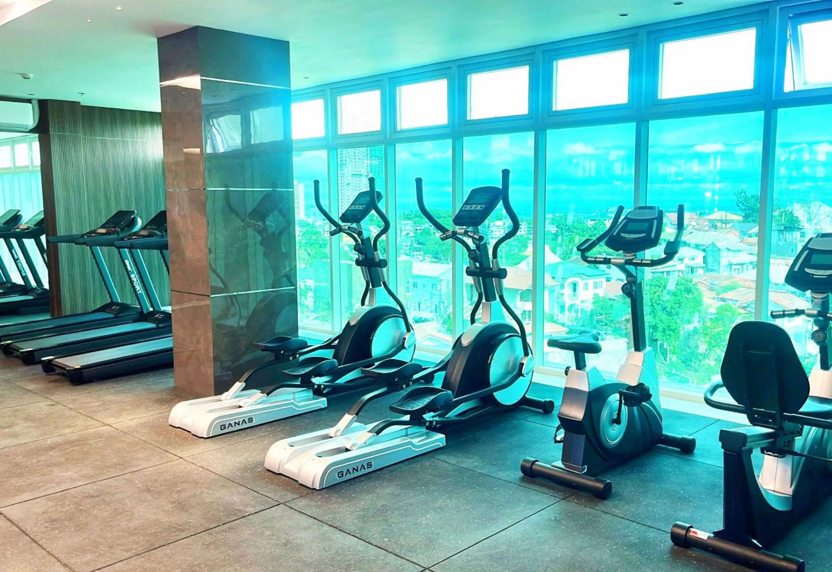 Fitness centre/facilities in Hayat Sky Towers