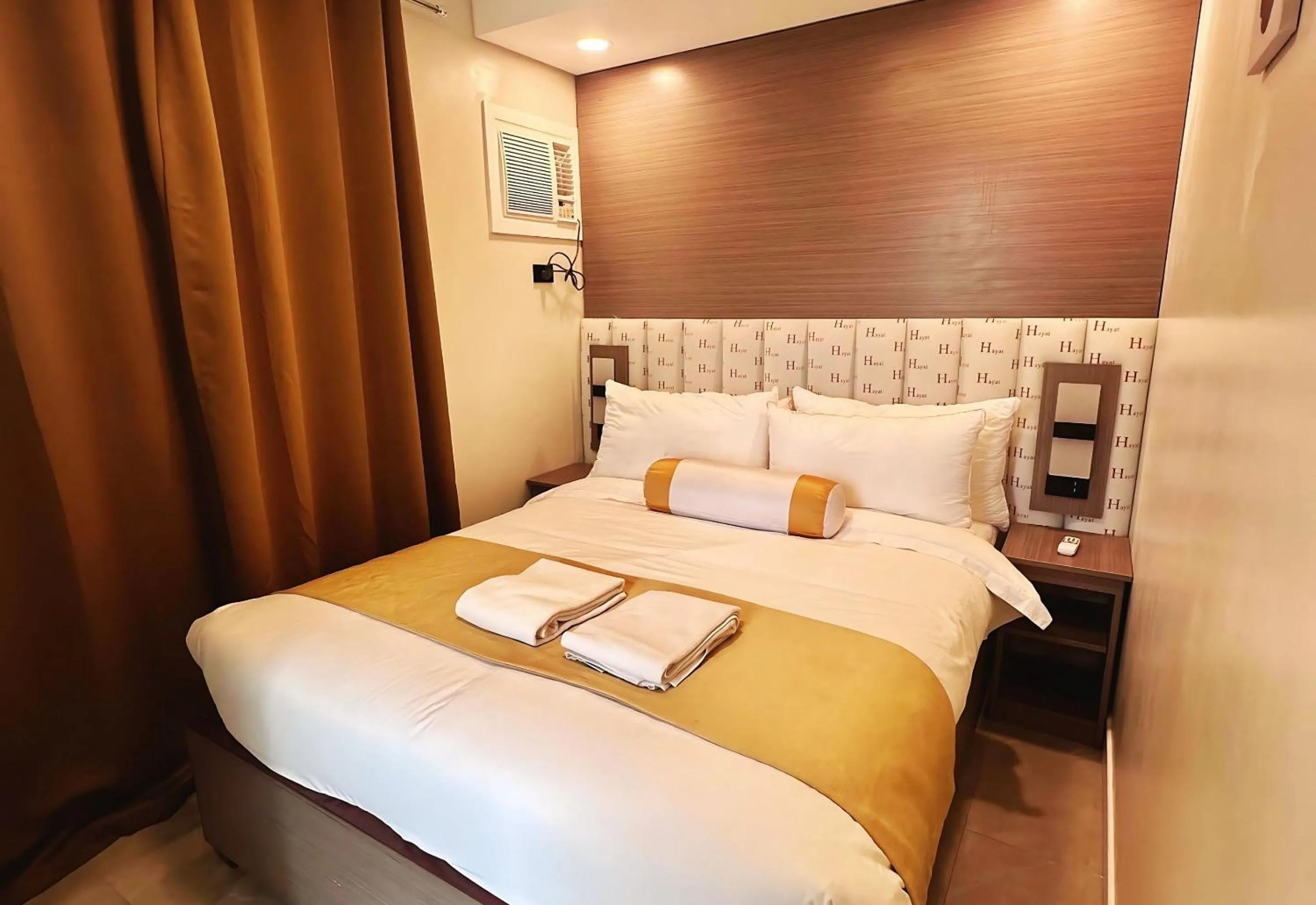 Bed in Hayat Sky Towers