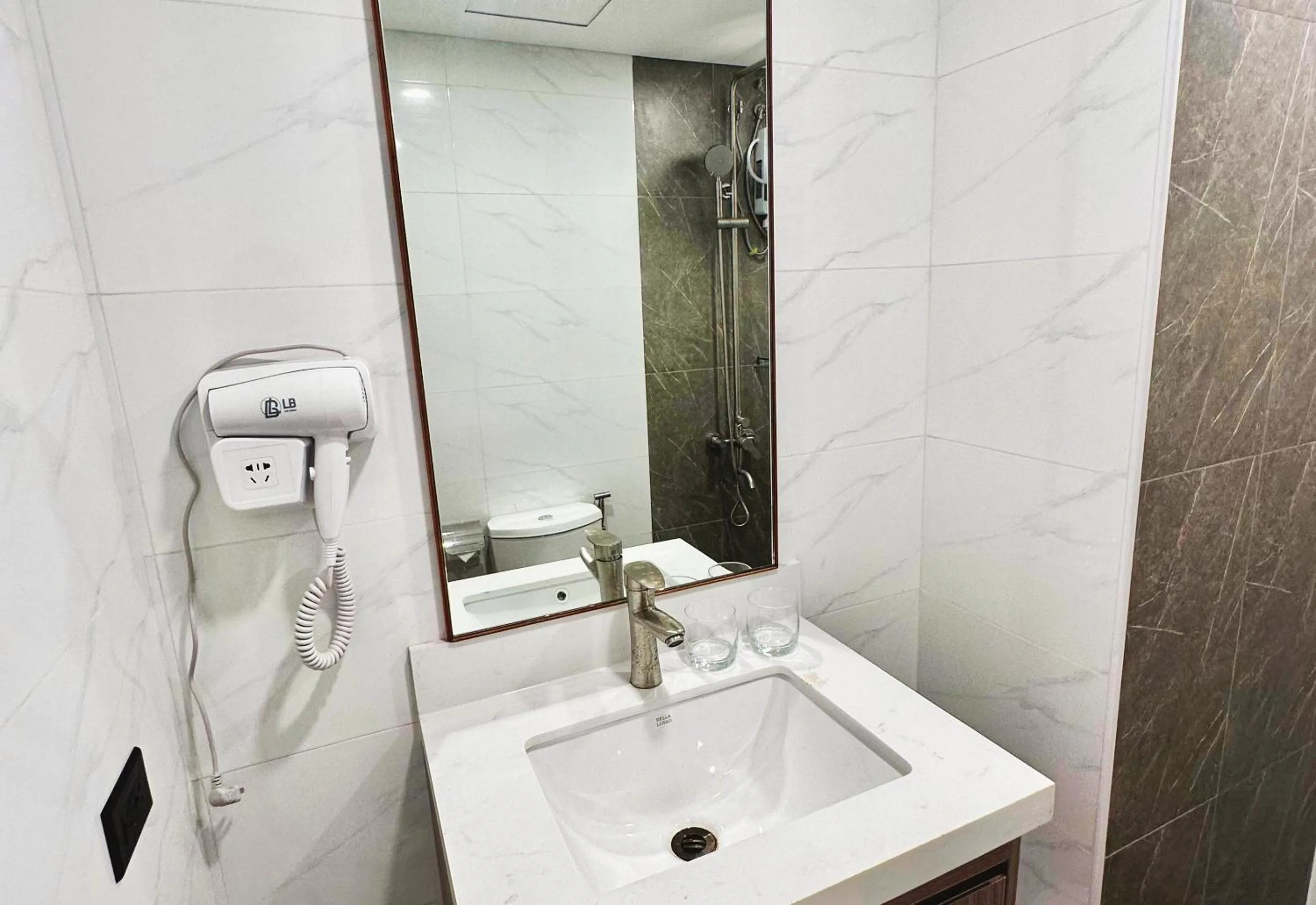 Shower in Hayat Sky Towers