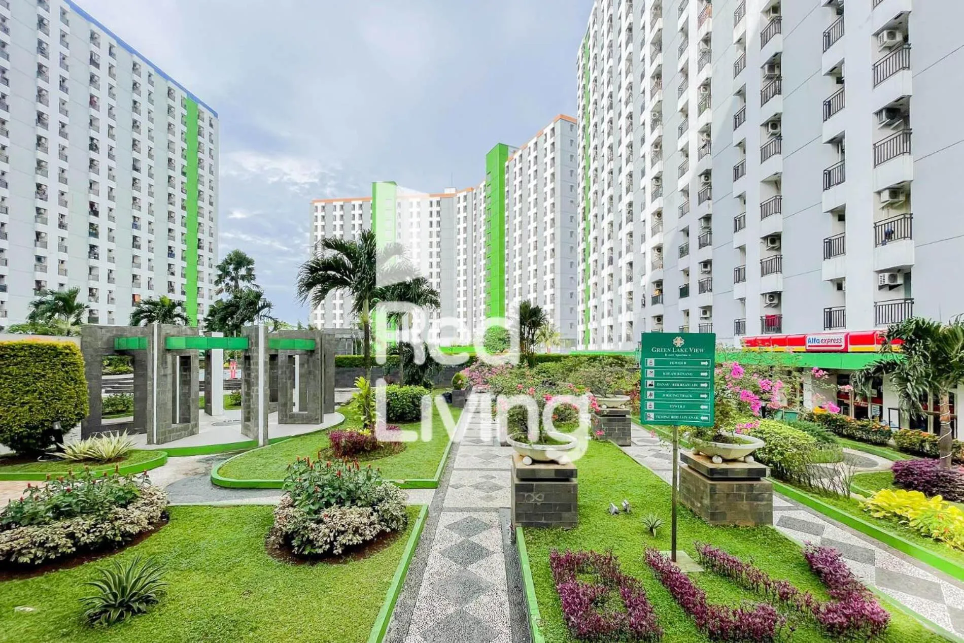Property building in RedLiving Apartemen Green Lake View Ciputat - Aurora Rooms