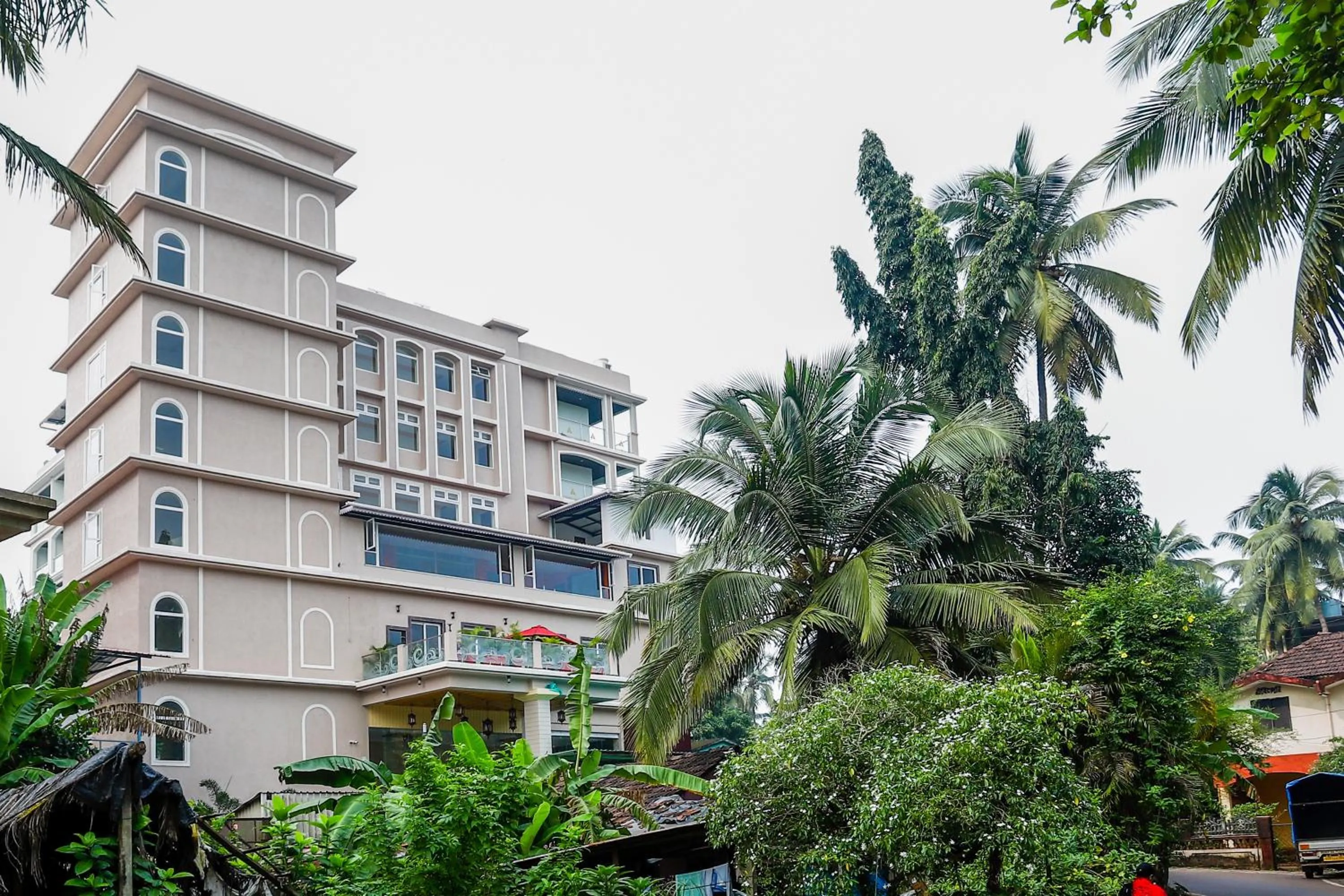 Facade/entrance in The Avenue Grand
