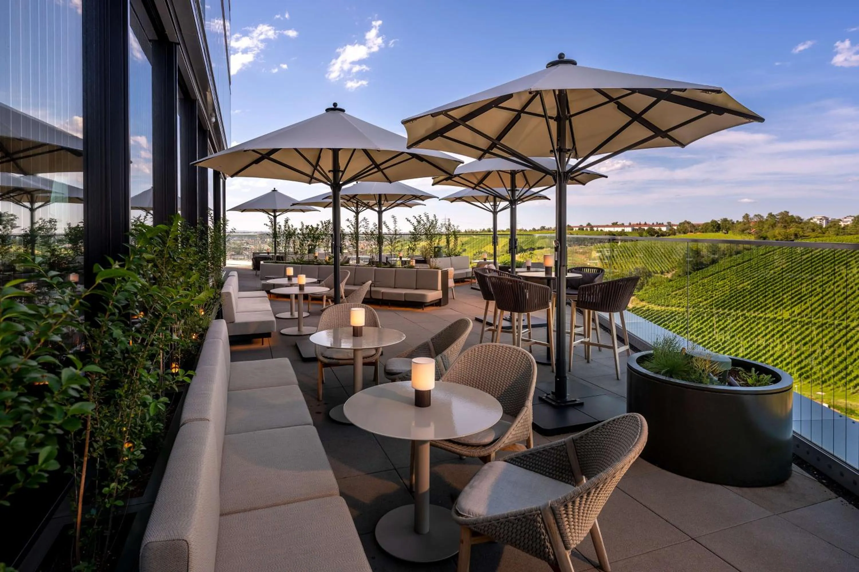 Lounge or bar in Radisson Blu Hotel at Porsche Design Tower Stuttgart