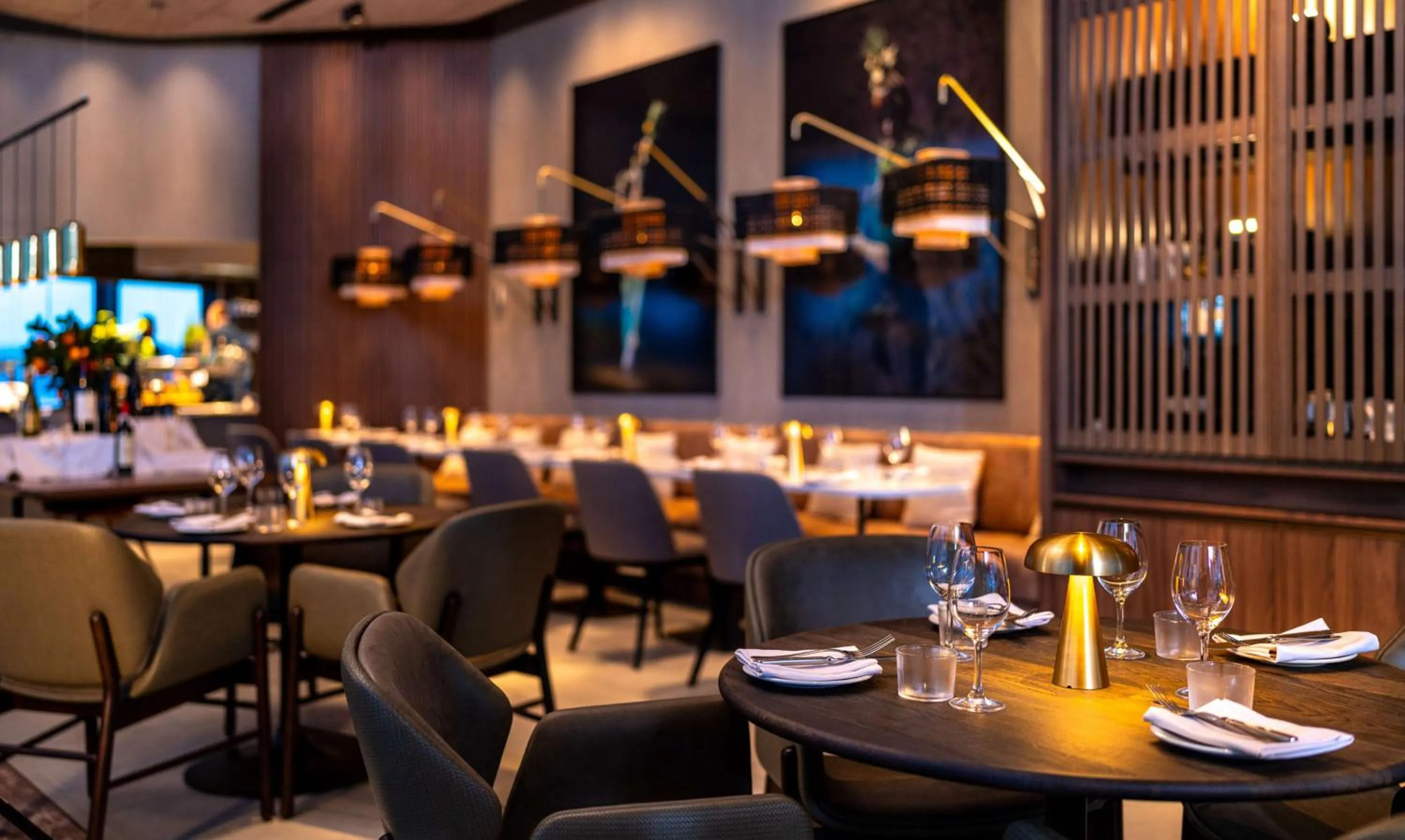 Restaurant/places to eat in Radisson Blu Hotel at Porsche Design Tower Stuttgart