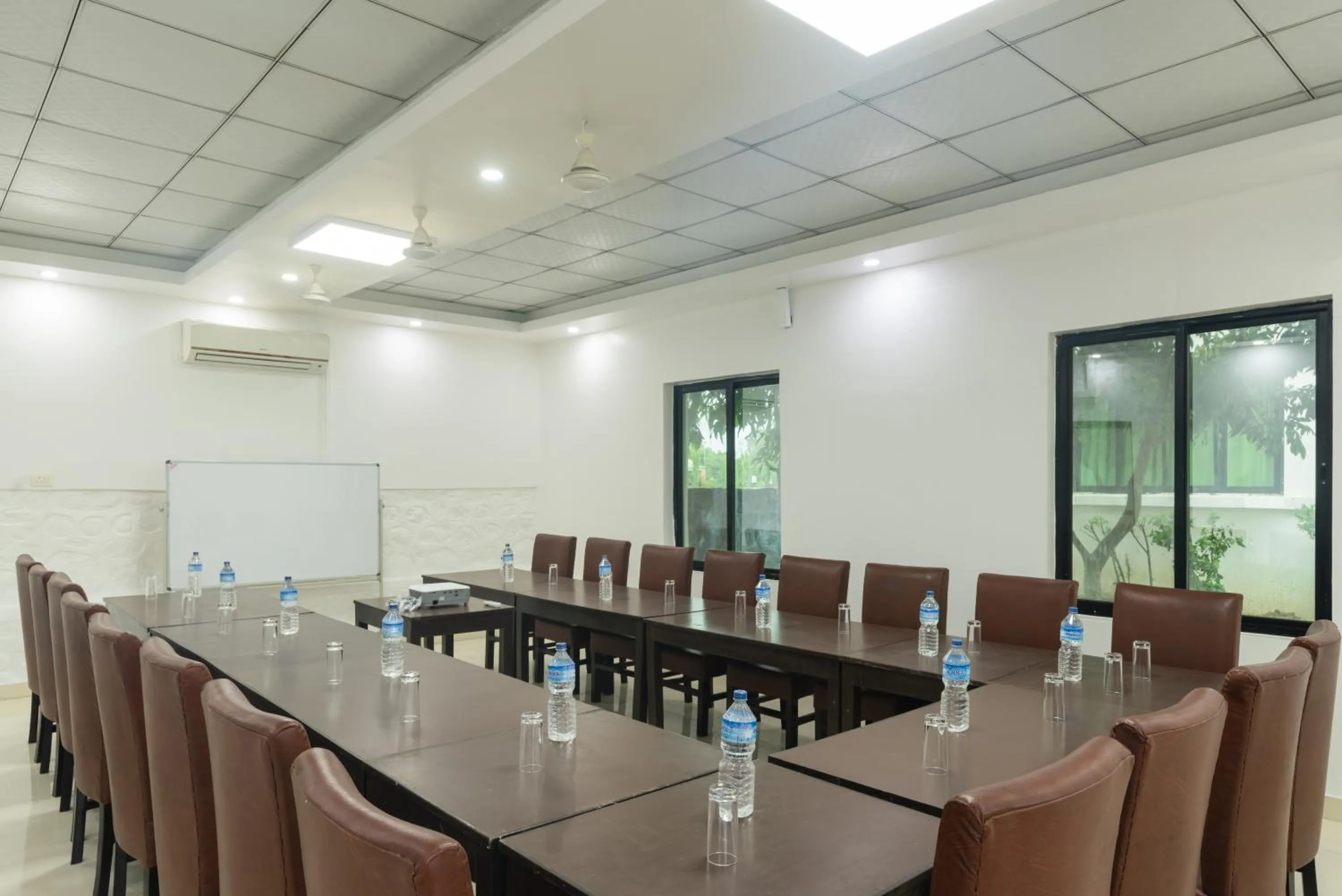 Meeting/conference room in Hotel Ratnasambhava