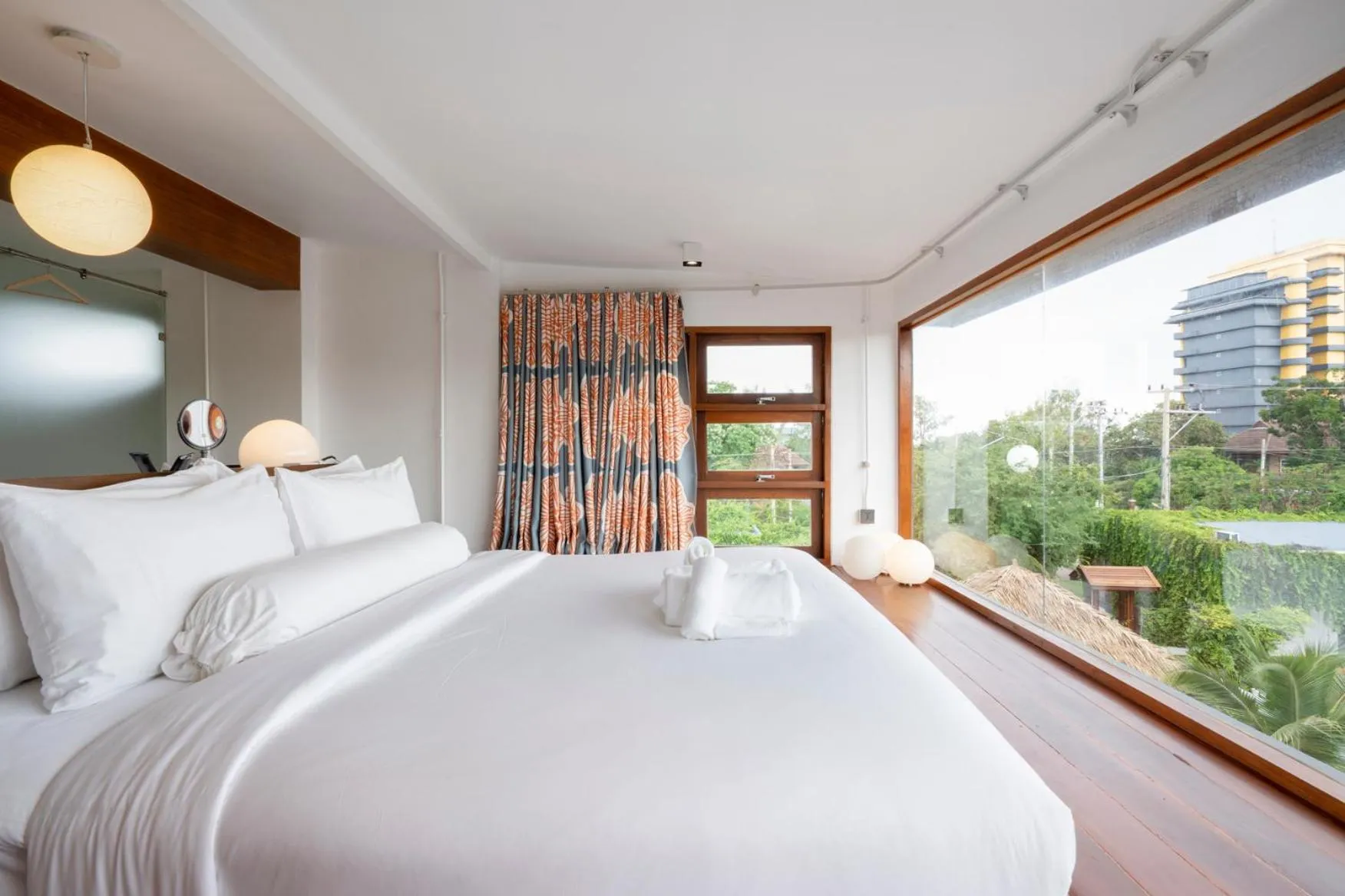 Bed in Phrip Phri Luxury Pool Villas