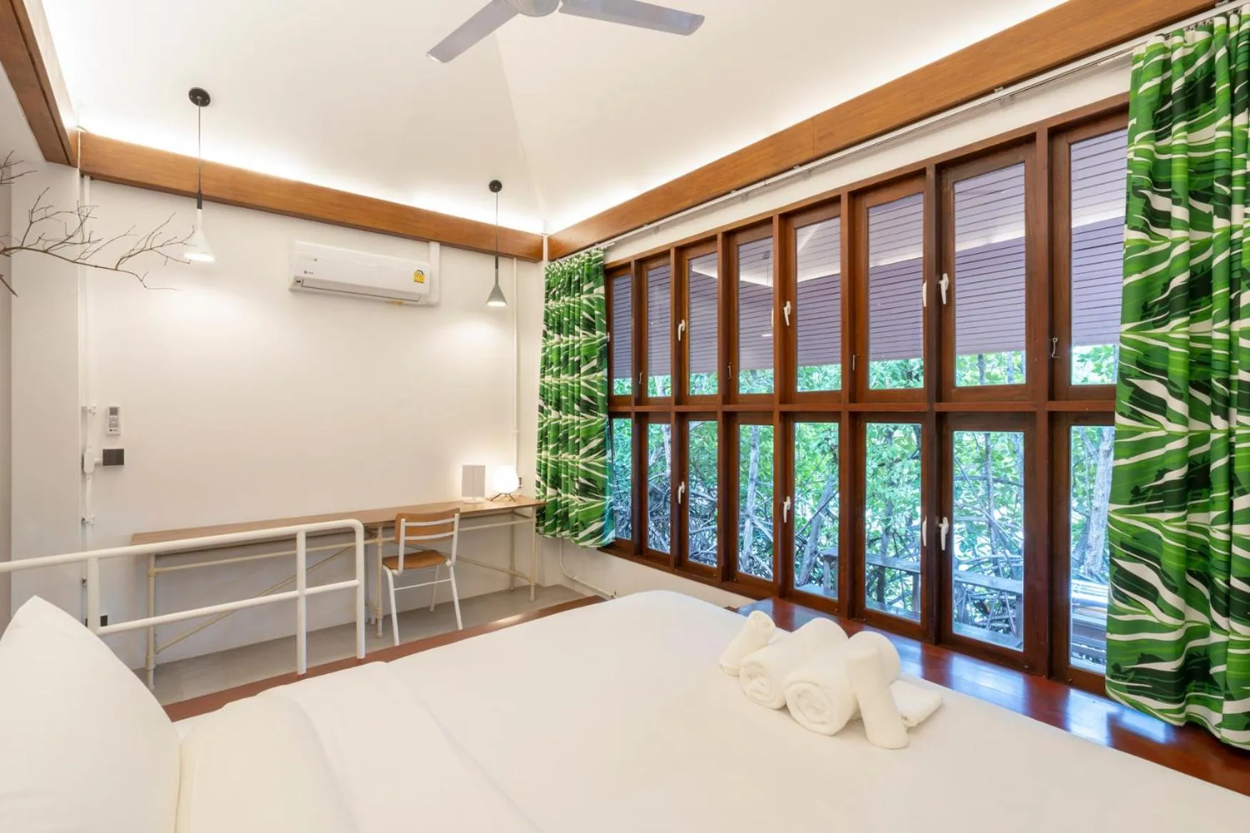 Bedroom in Phrip Phri Luxury Pool Villas