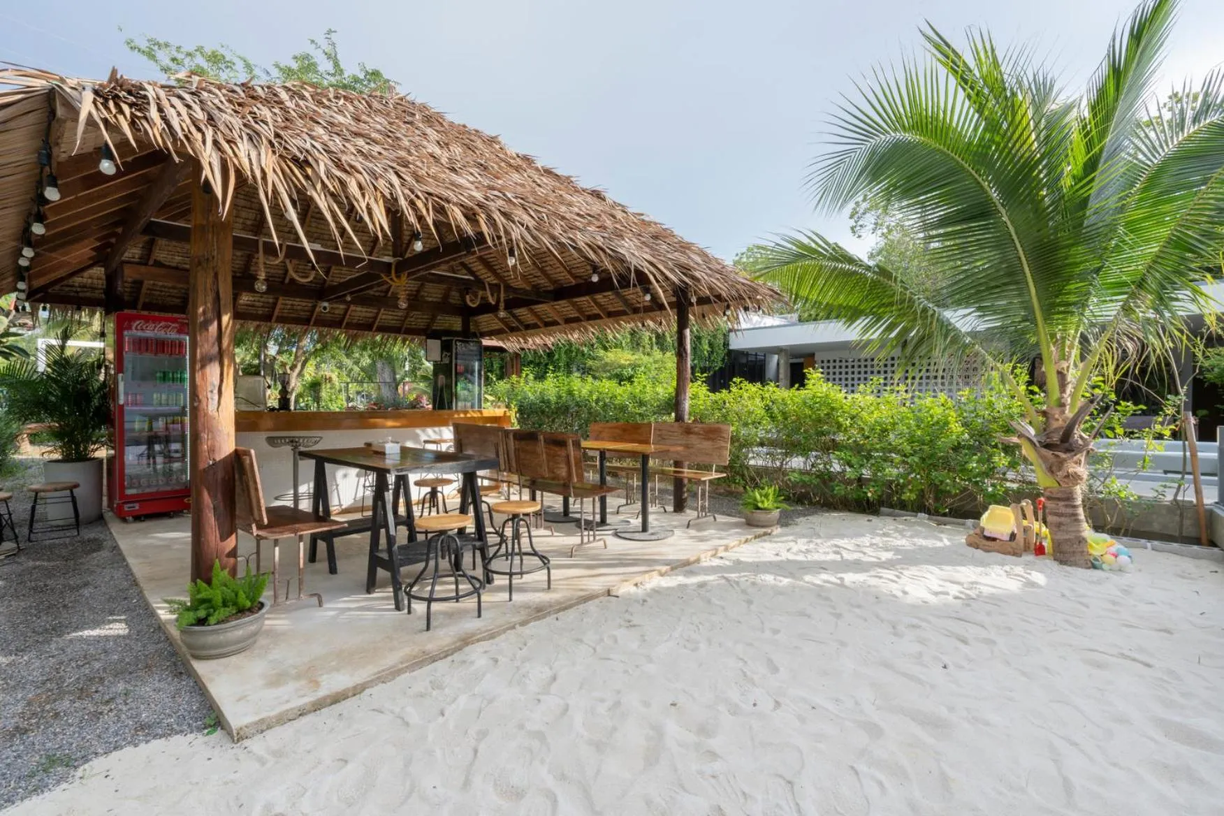 Restaurant/places to eat in Phrip Phri Luxury Pool Villas