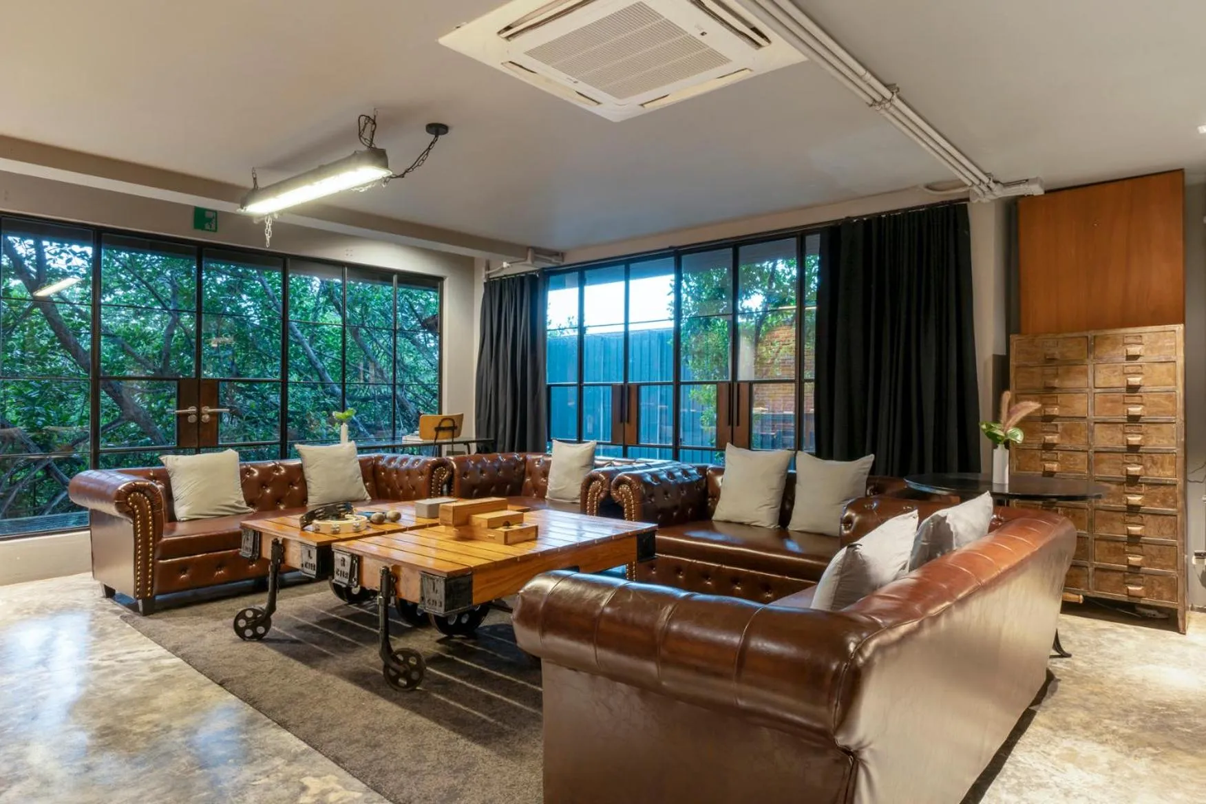 Living room in Phrip Phri Luxury Pool Villas