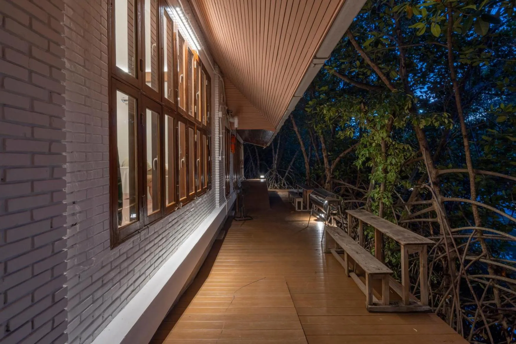 Night in Phrip Phri Luxury Pool Villas