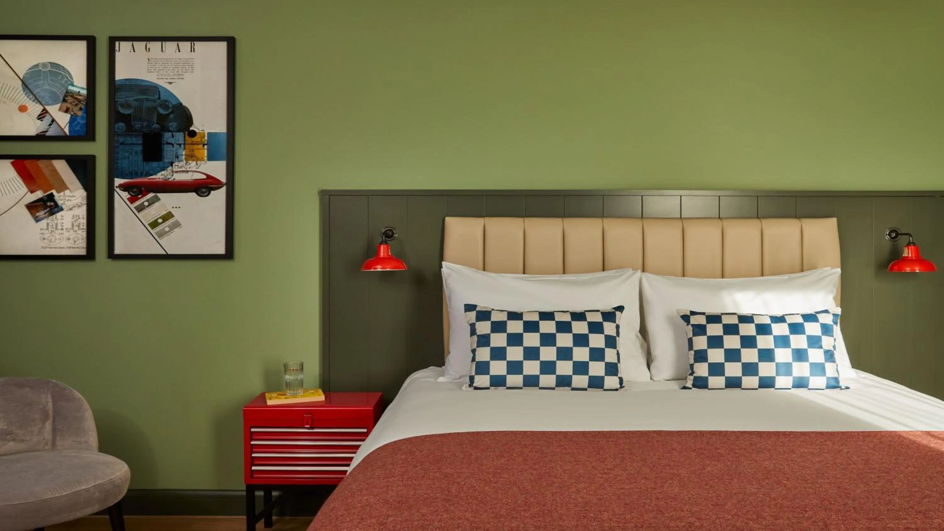 Photo of the whole room, Bed in Hotel Indigo Coventry by IHG