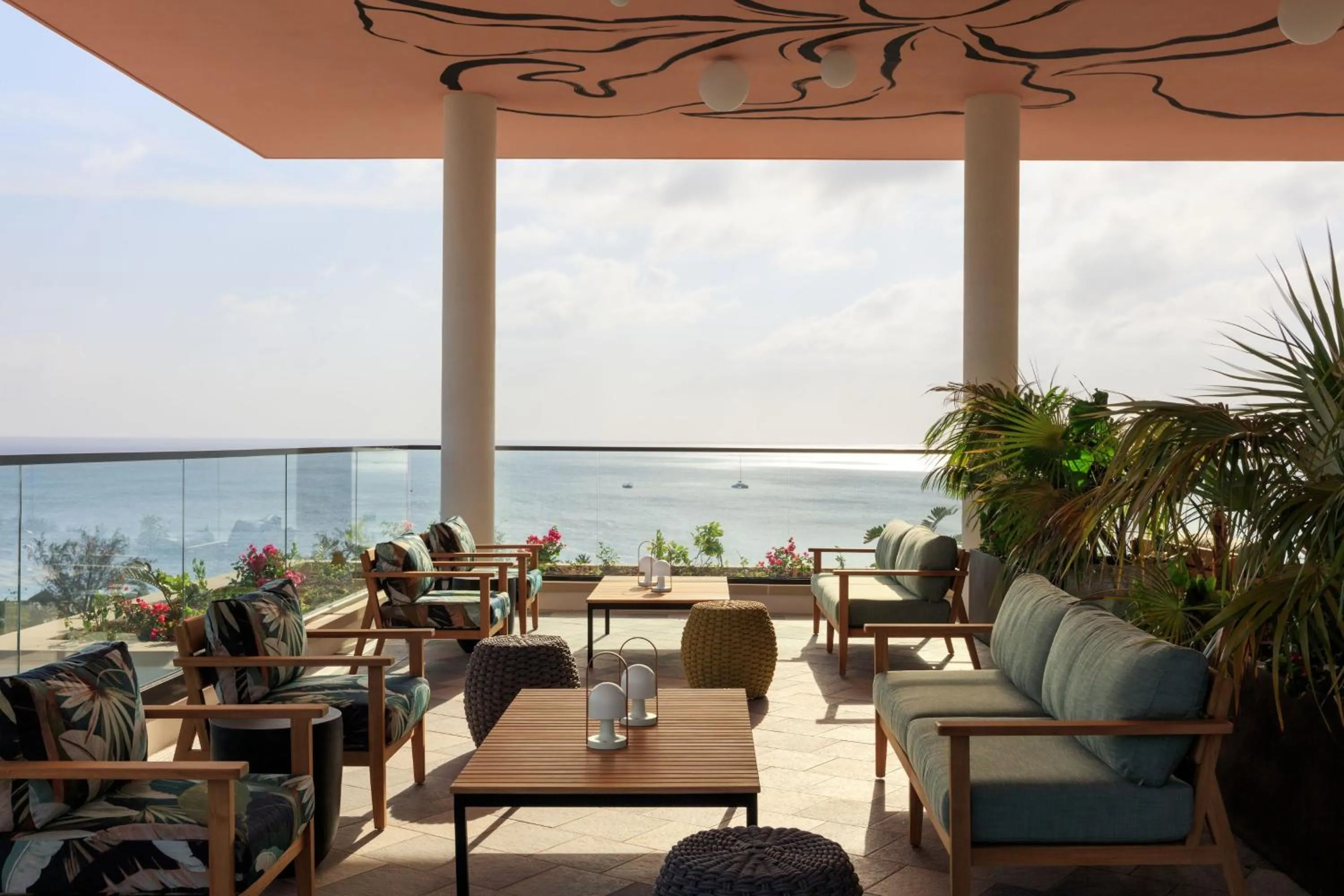 Lounge or bar in Hotel Indigo Grand Cayman by IHG