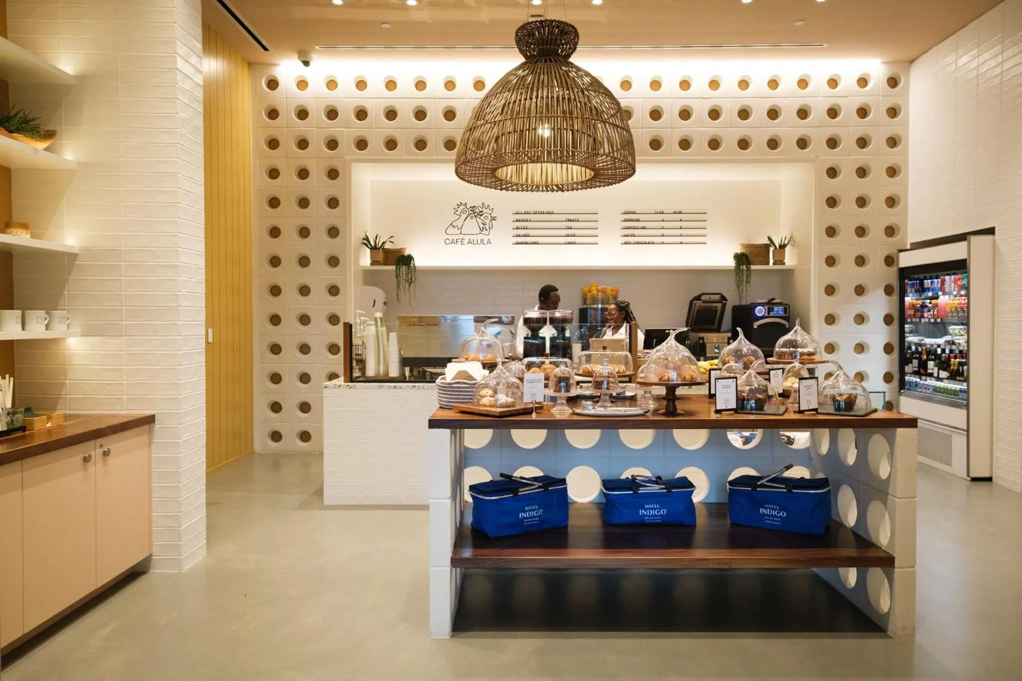 Restaurant/places to eat in Hotel Indigo Grand Cayman by IHG