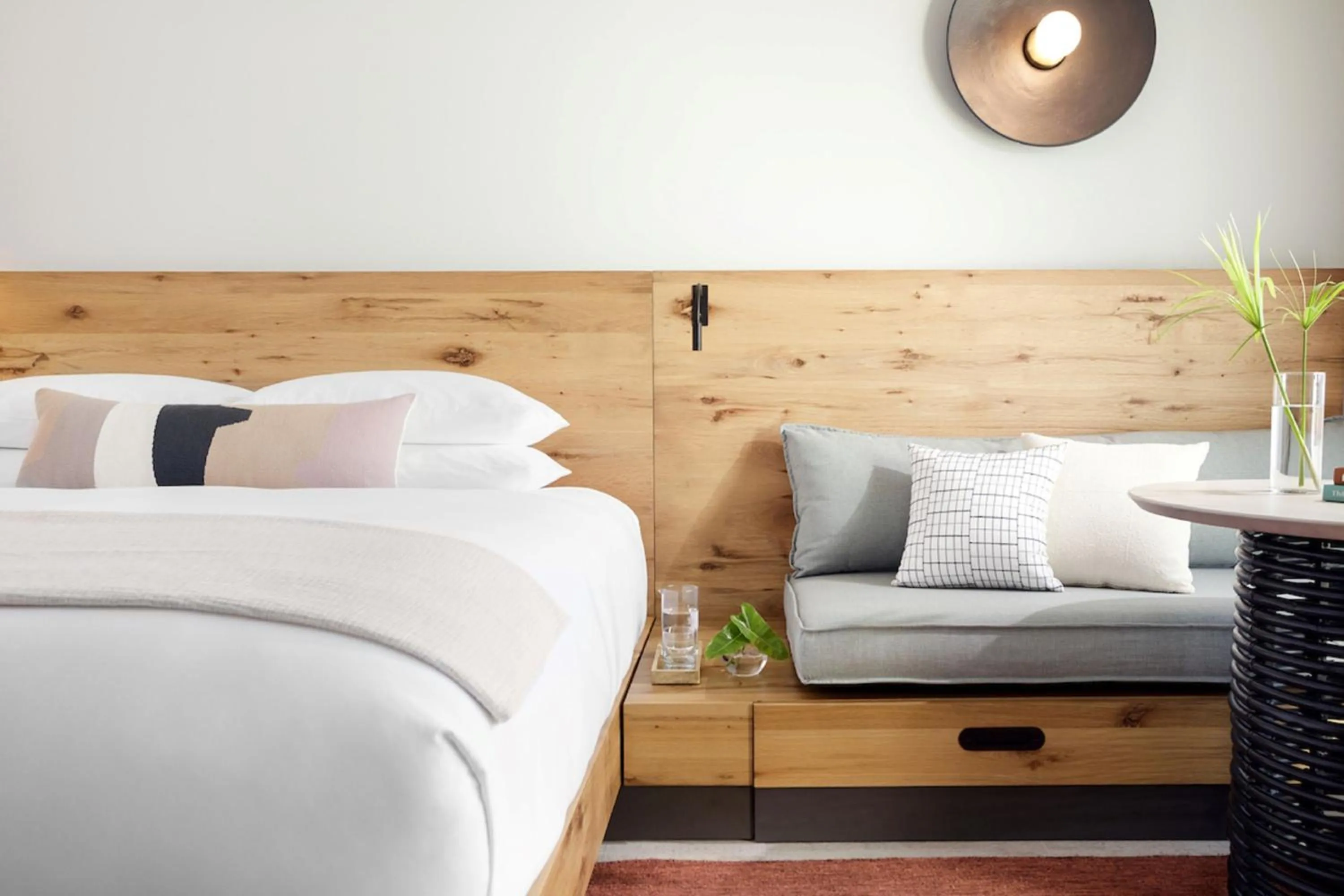 Photo of the whole room, Bed in Hotel Indigo Grand Cayman by IHG